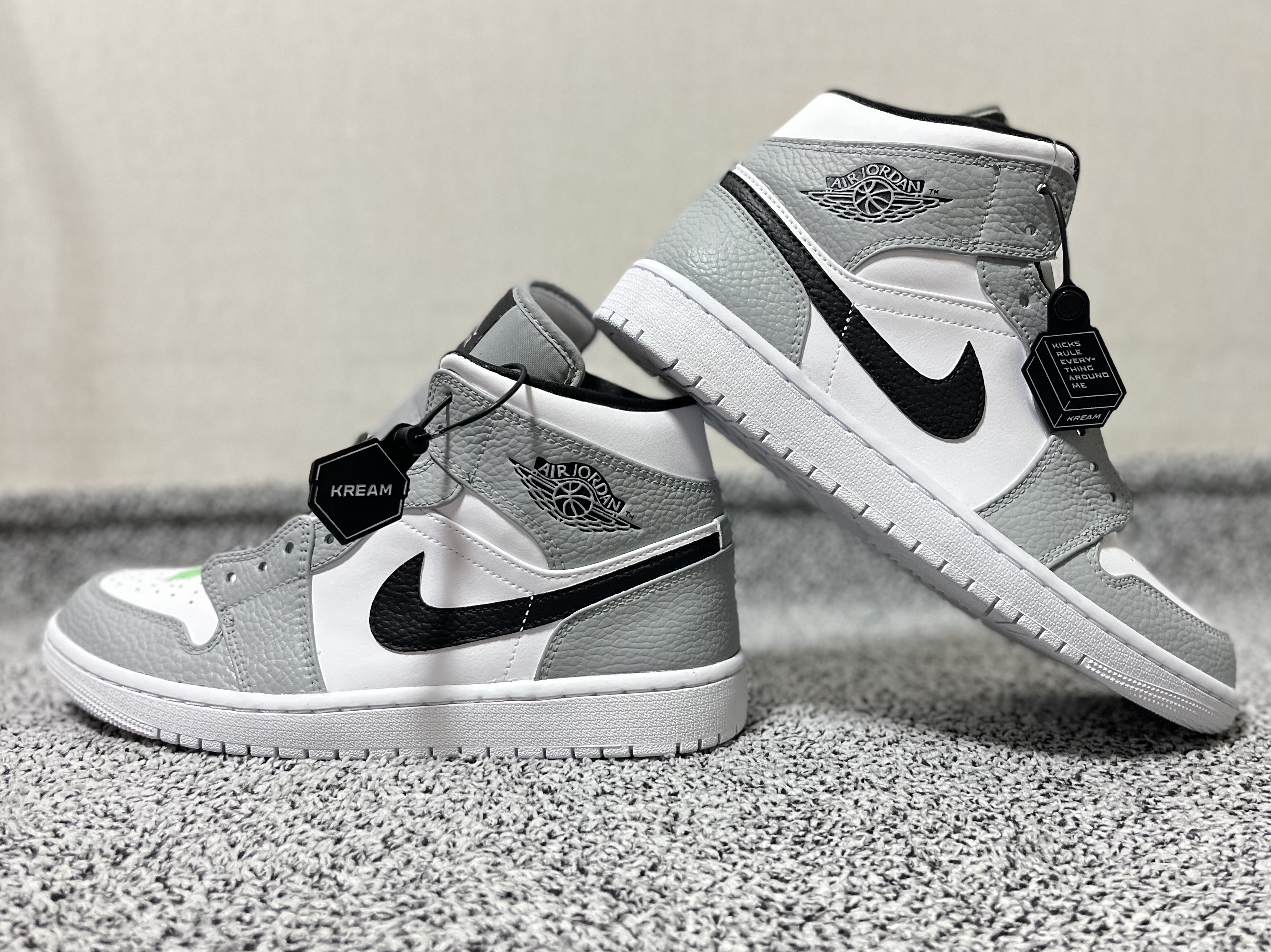 Jordan 1 Mid Triple White 착용 스타일 - 1