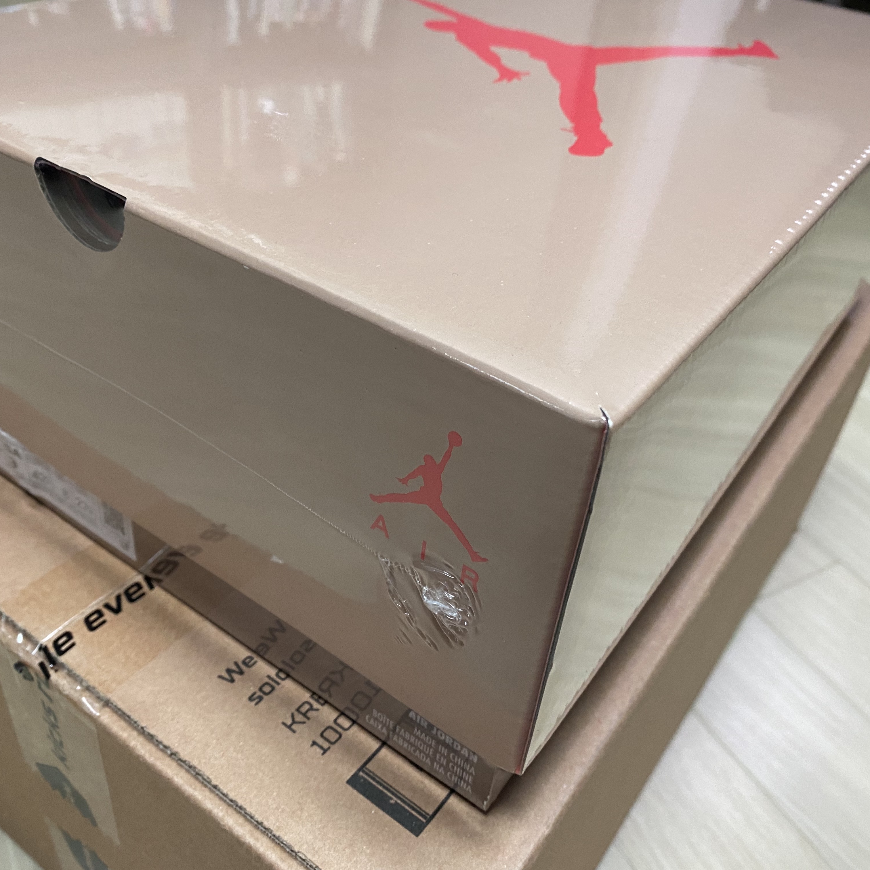 Jordan 6 x Travis Scott Retro SP British Khaki, Jordan 1 Retro High OG Royal Toe 착용 스타일 - 2