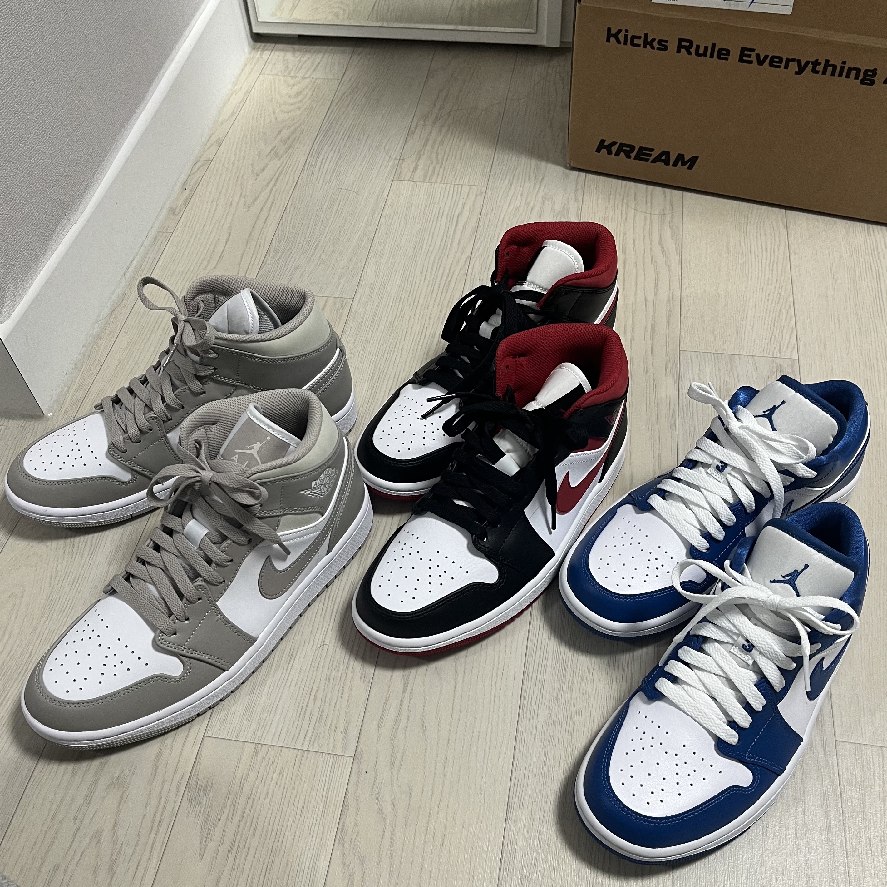 Jordan 1 Mid College Grey, Jordan 1 Mid Gym Red Black White 착용 스타일 - 1