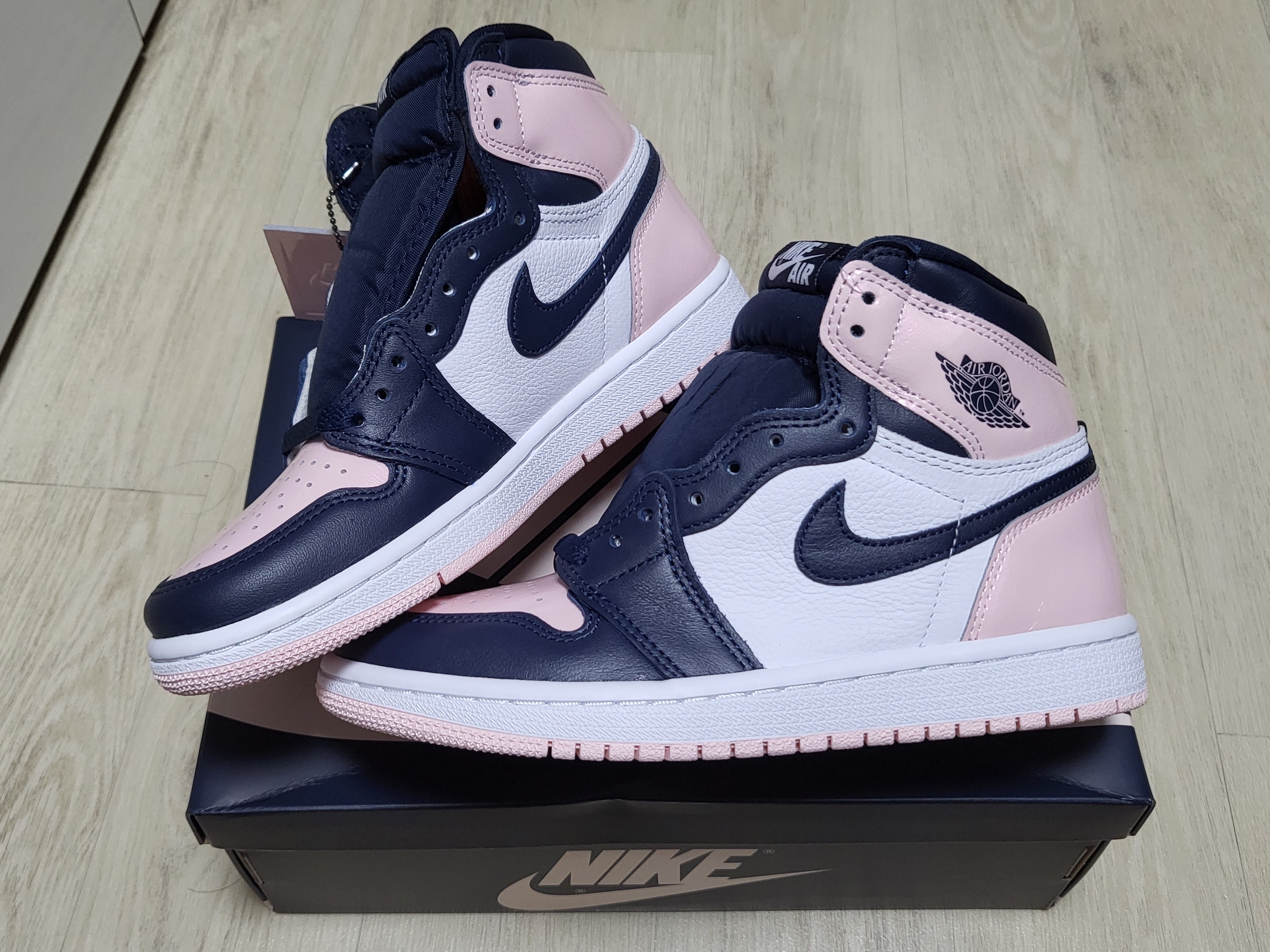 (W) Jordan 1 Retro High OG Atmosphere 착용 스타일