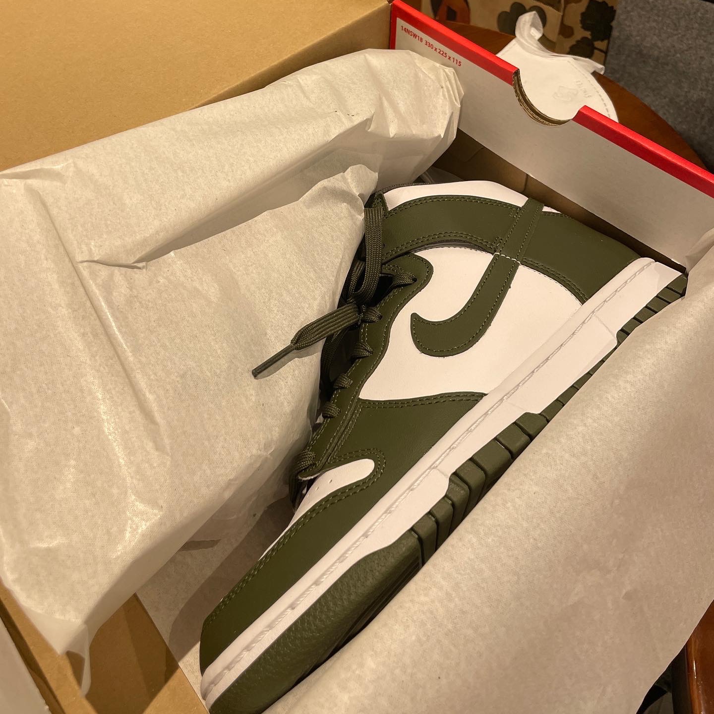 Nike Dunk High Retro Championship Khaki 착용 스타일