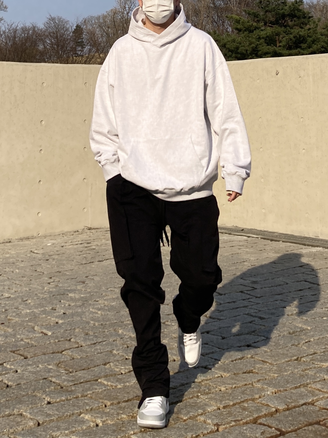 Essentials x New Era Retro Crown Strapback Black, Jordan 1 Mid Light Smoke Grey Anthracite 착용 스타일 - 4