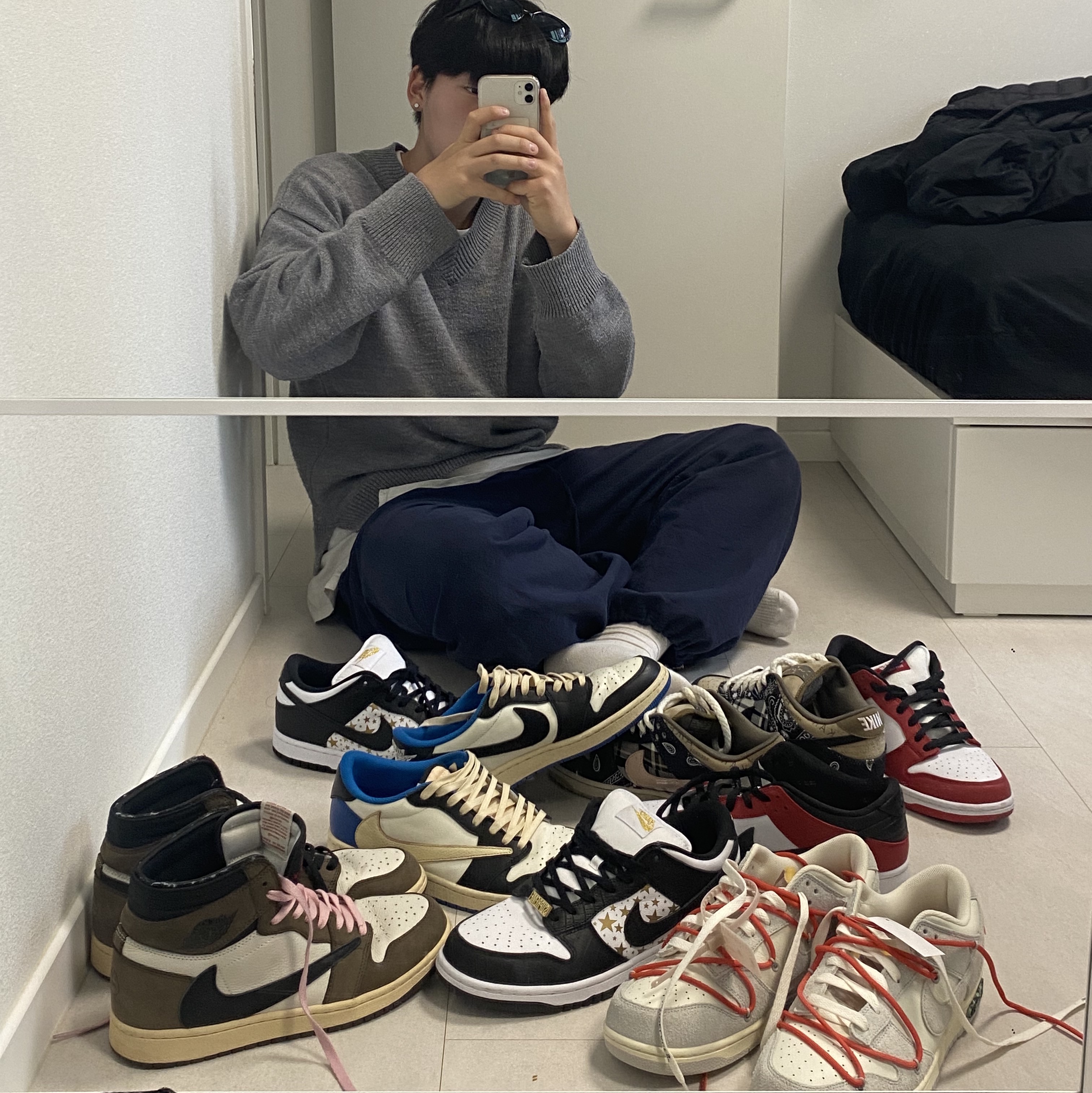 Jordan 1 x Travis Scott Retro High OG SP Mocha, Nike x Supreme SB Dunk Low Black 착용 스타일