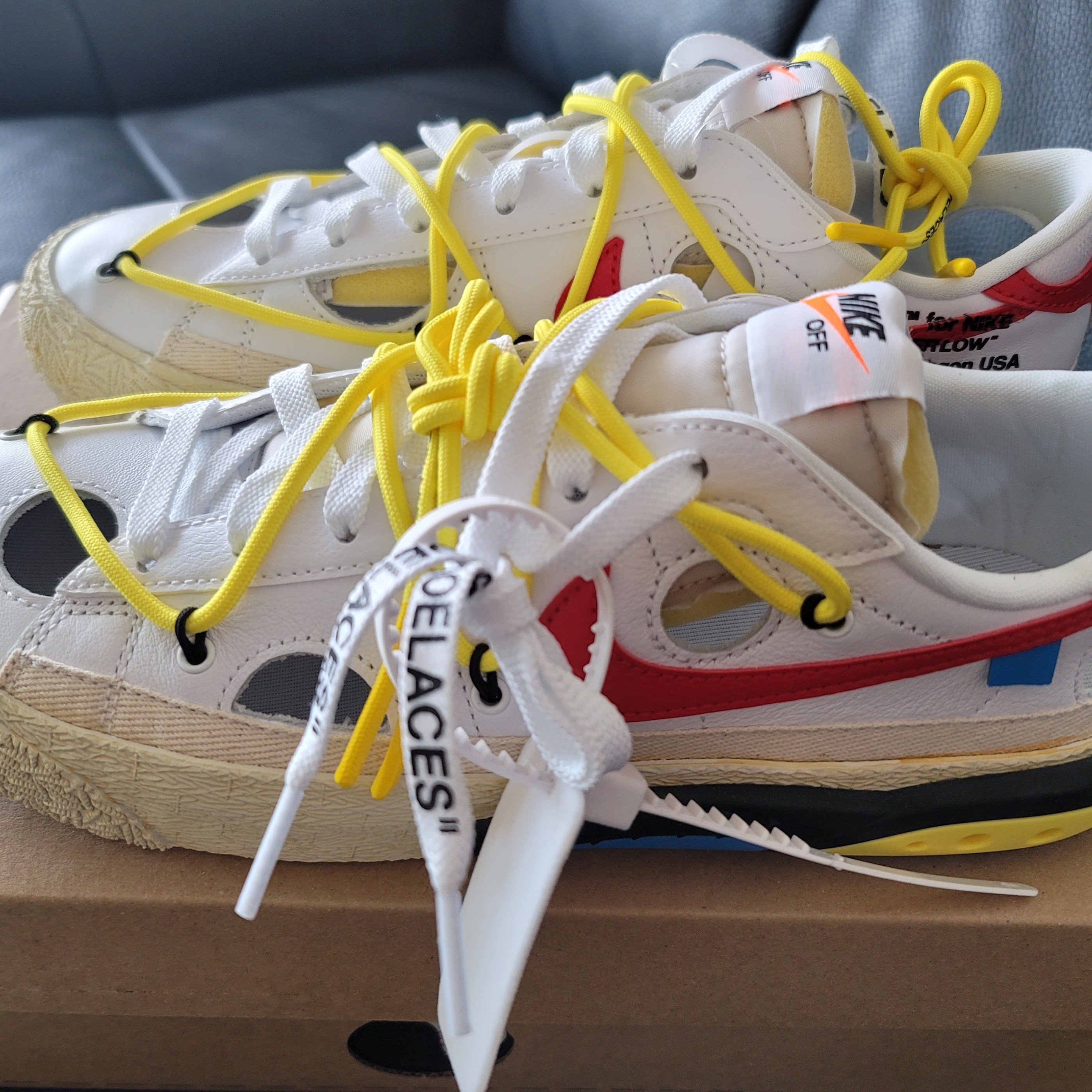 Nike x Off-White Blazer Low '77 White and University Red 착용 스타일 - 2