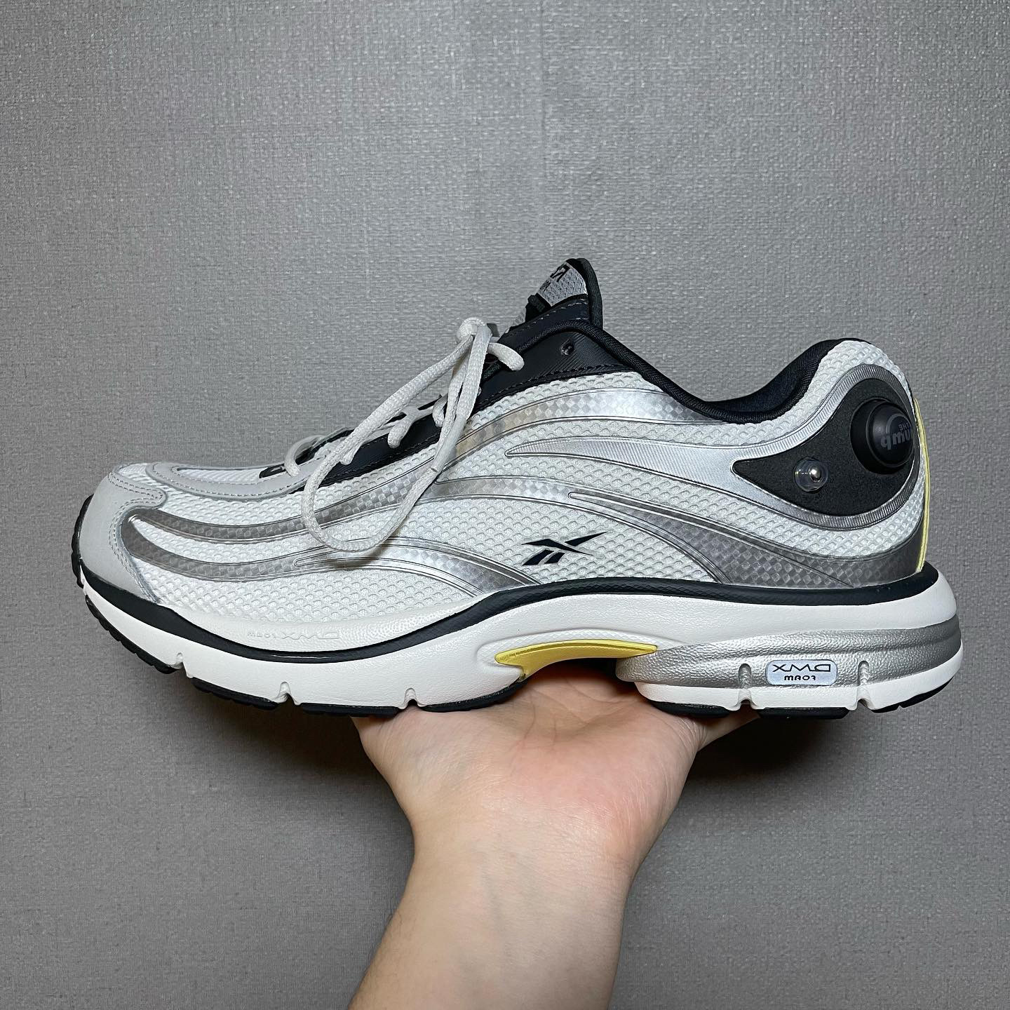 Reebok x Liful Premier Pump Paris Grey 착용 스타일 - 2