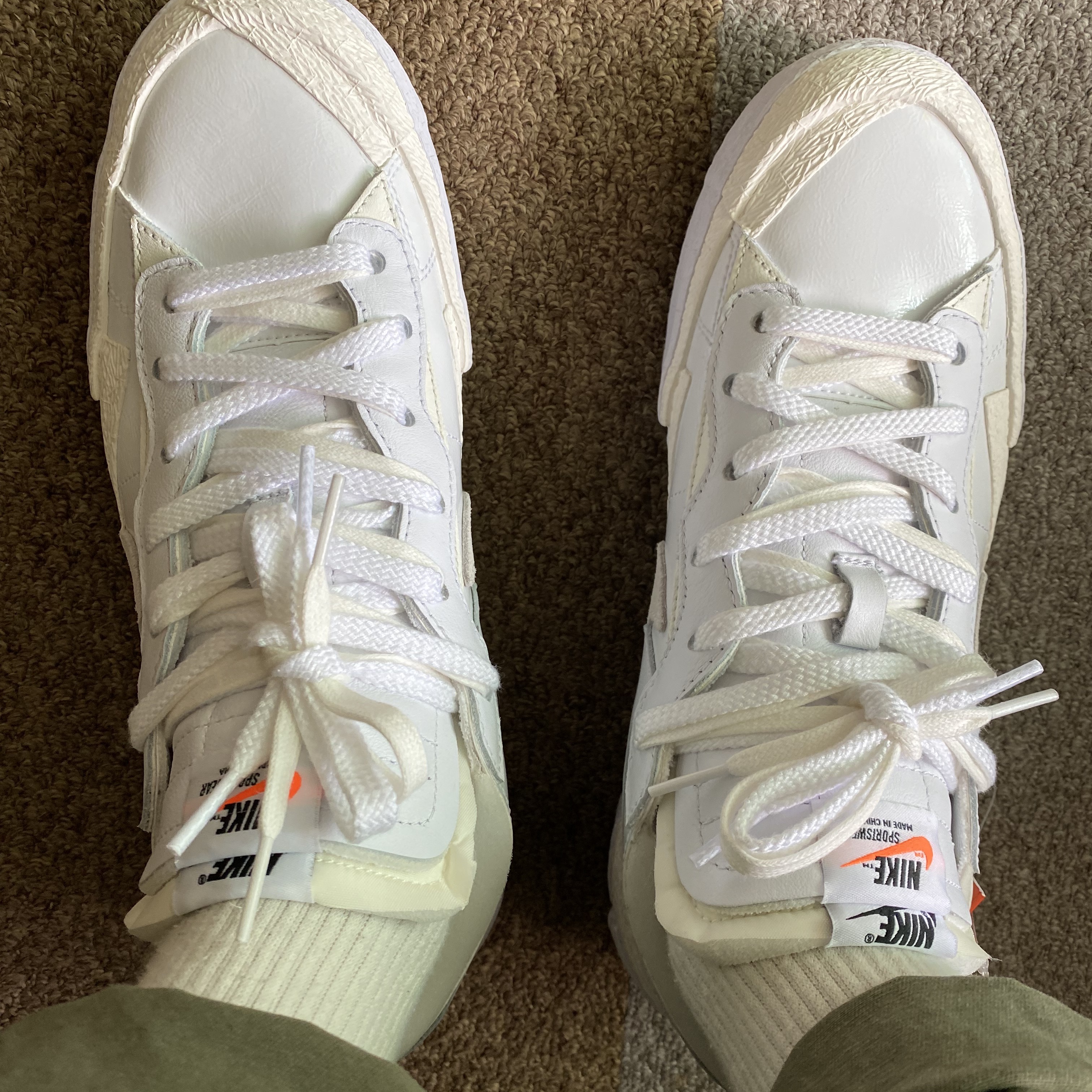 Nike x Sacai Blazer Low White Patent Leather 착용 스타일
