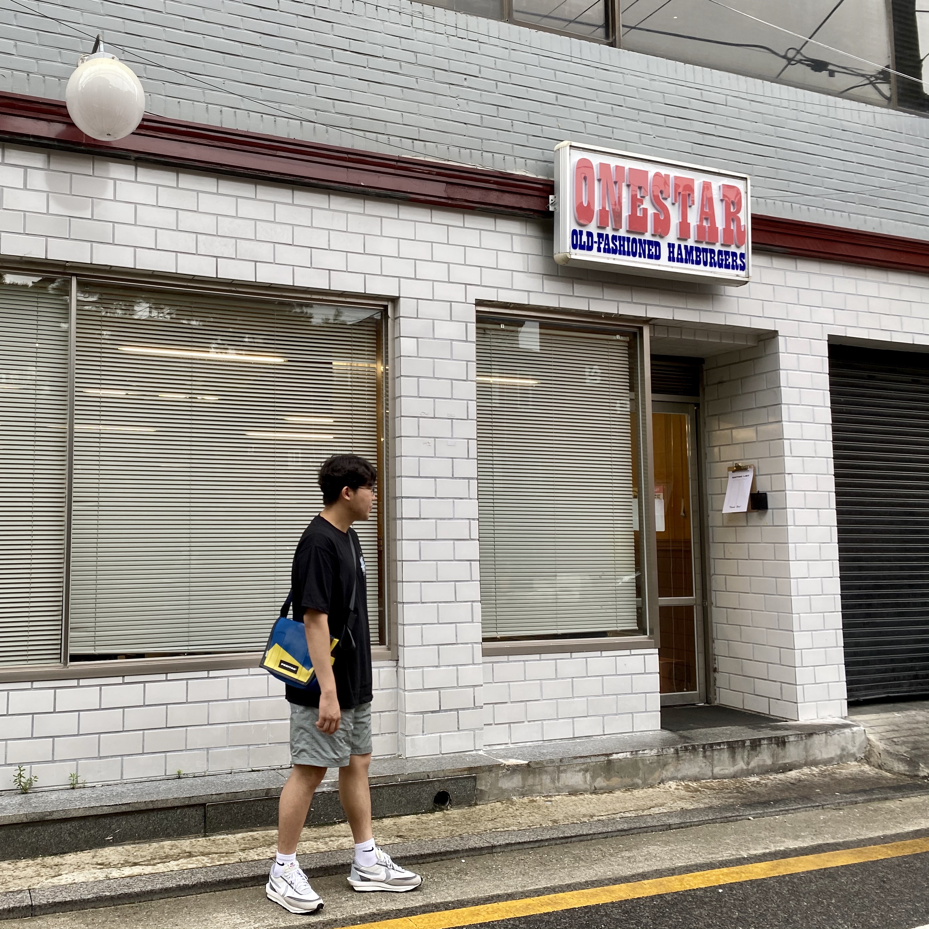 Nike x Sacai LDWaffle Summit White 착용 스타일