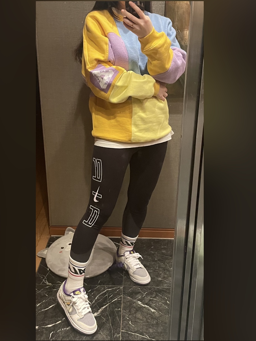 Palace Colour Block Crew Blue Orange Lilac - 22SS, Palace Basically A Sock White 착용 스타일 - 2