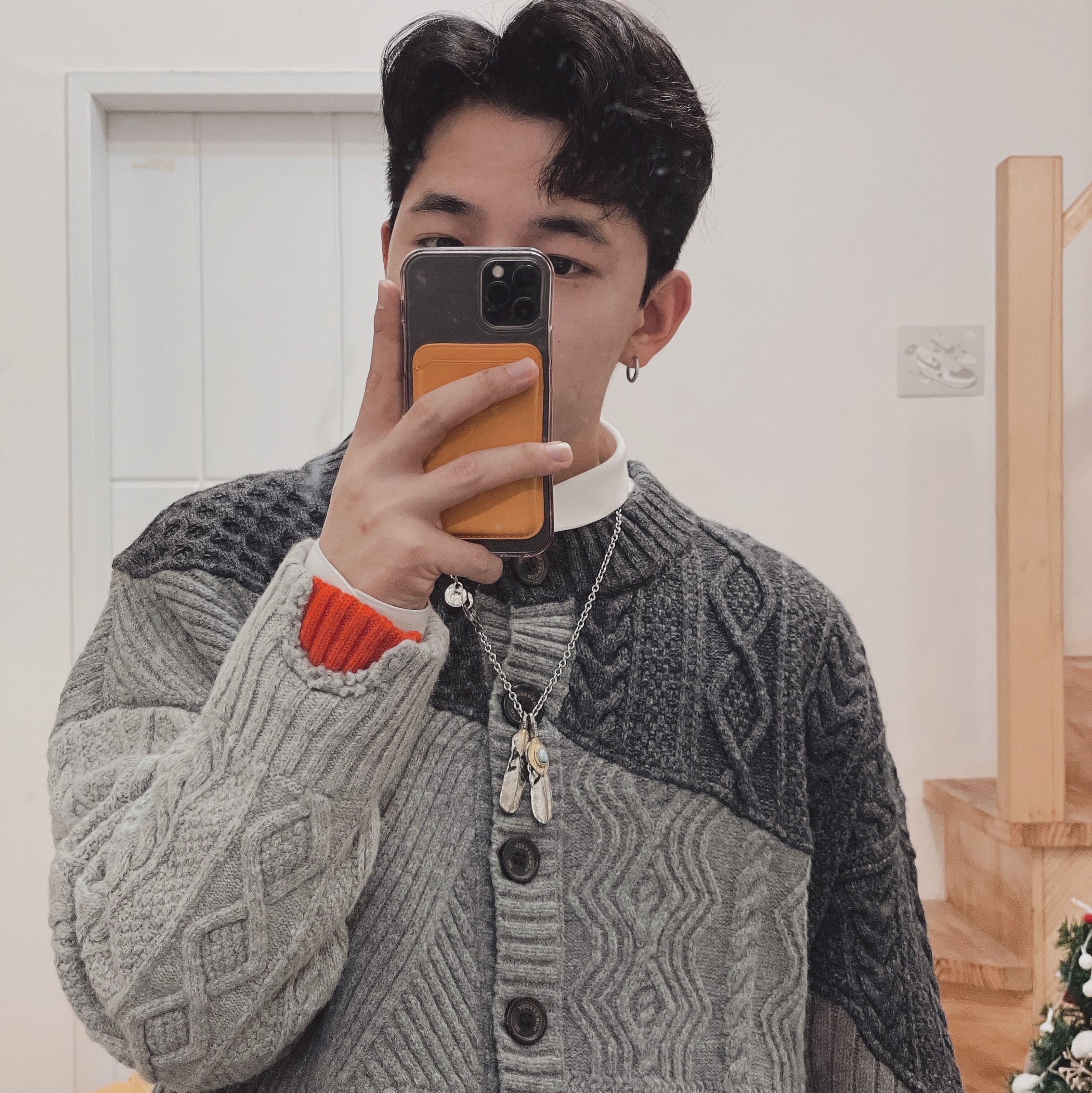 Zara x Ader Error Destroyed Crop Cardigan Blue, Nike x Sacai LDWaffle Summit White 착용 스타일 - 3