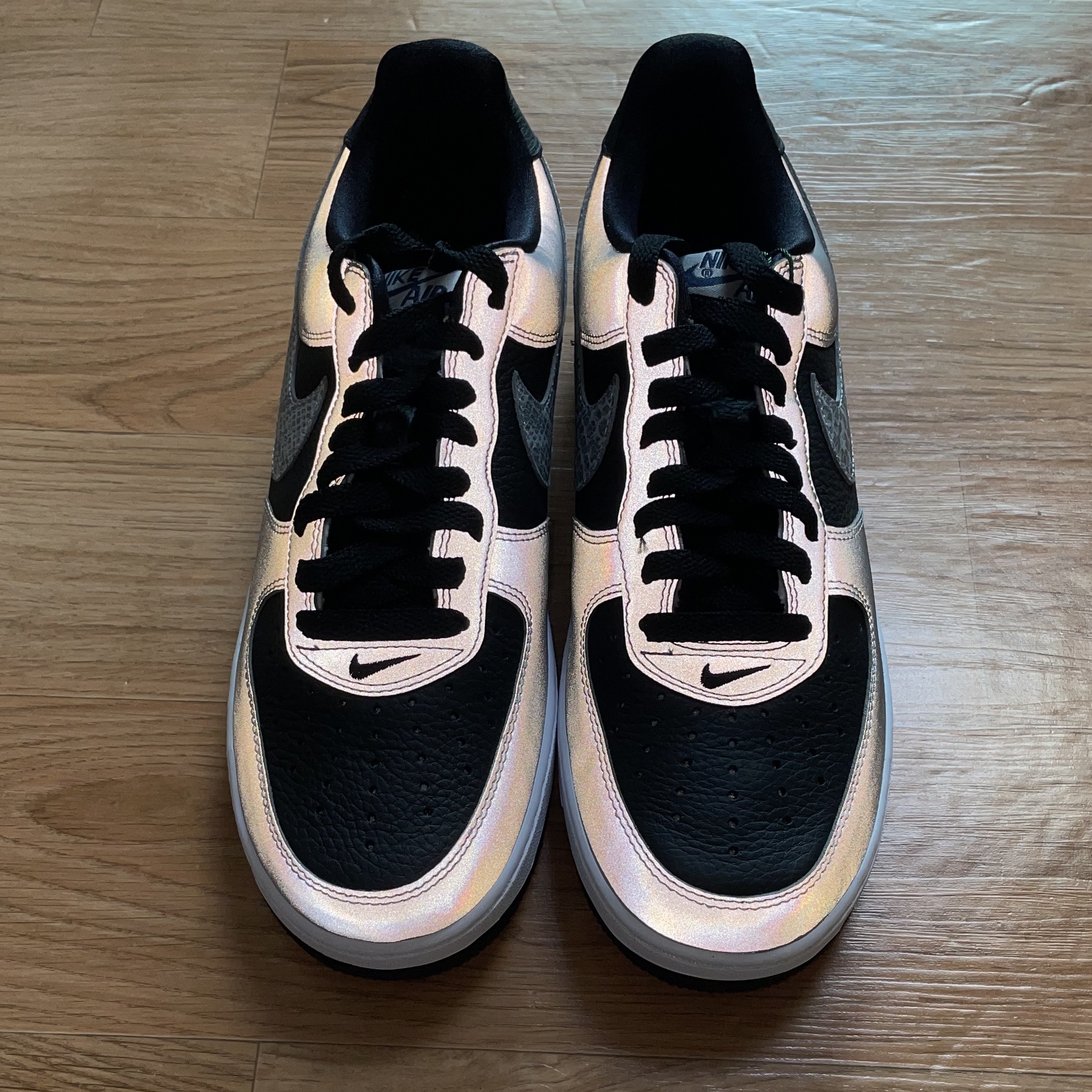 Nike Air Force 1 B Silver Snake 착용 스타일 - 1