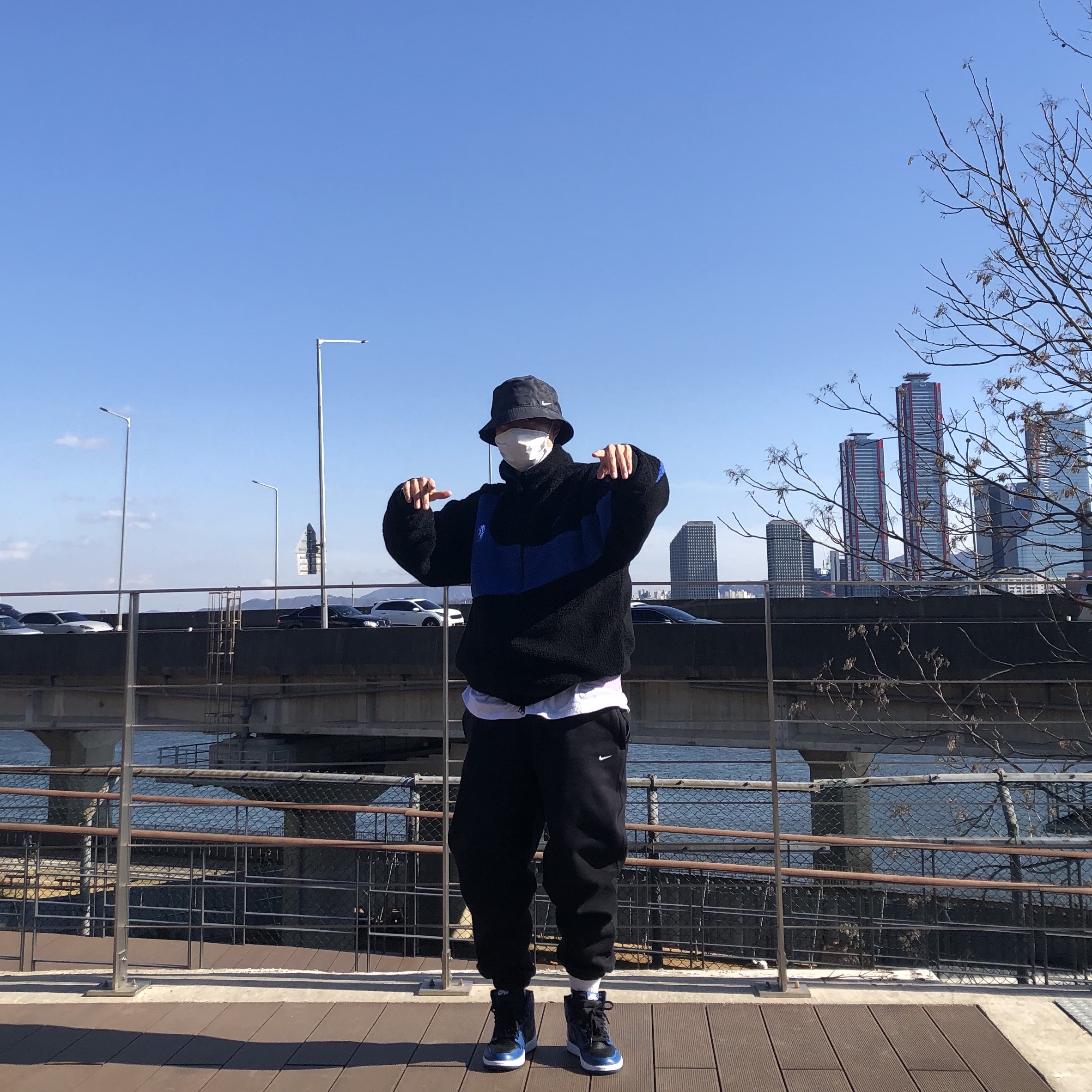 Nike NRG Solo Swoosh Fleece Pants Black White - Asia, Jordan 1 Retro High OG Dark Marina Blue 착용 스타일