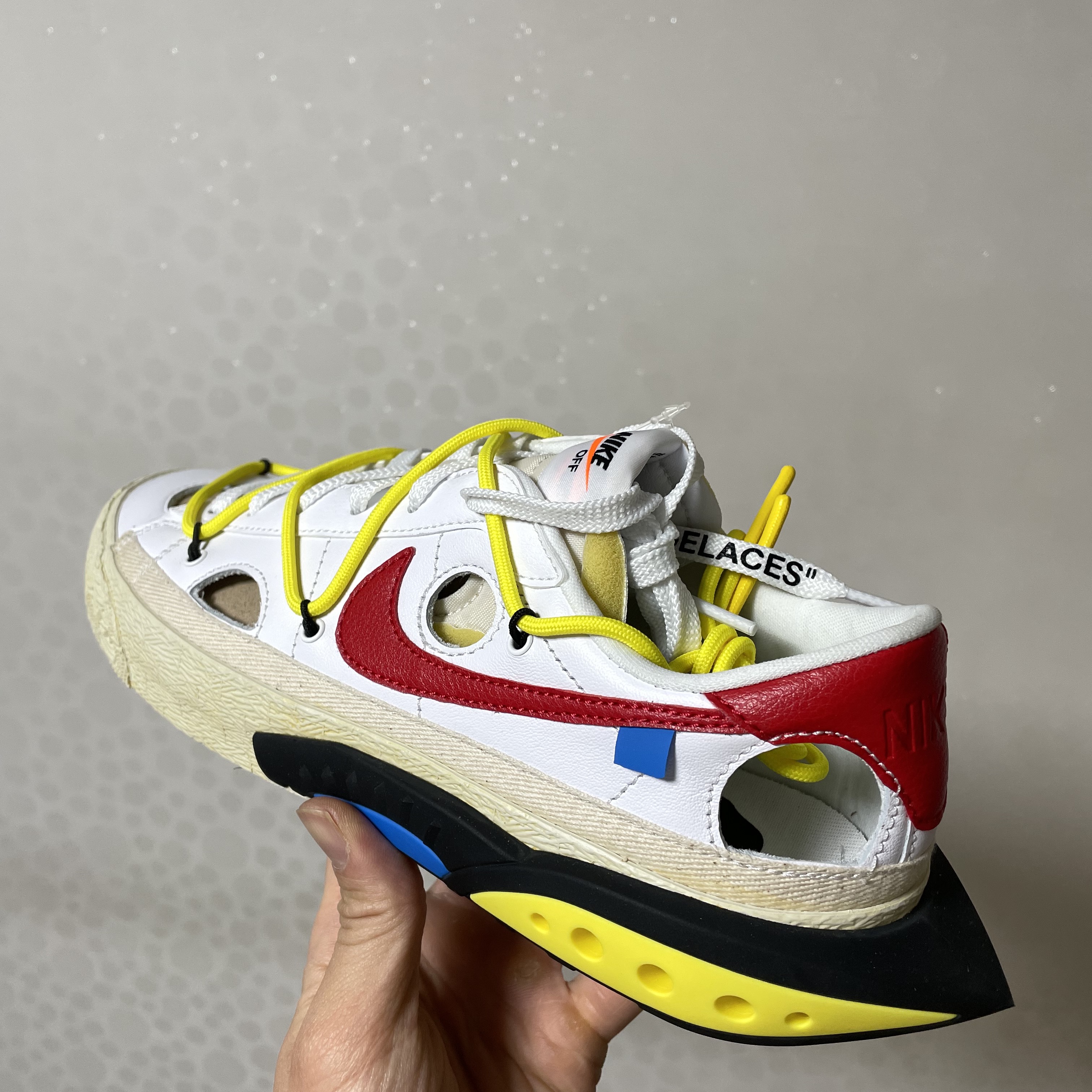 Nike x Off-White Blazer Low '77 White and University Red 착용 스타일 - 3