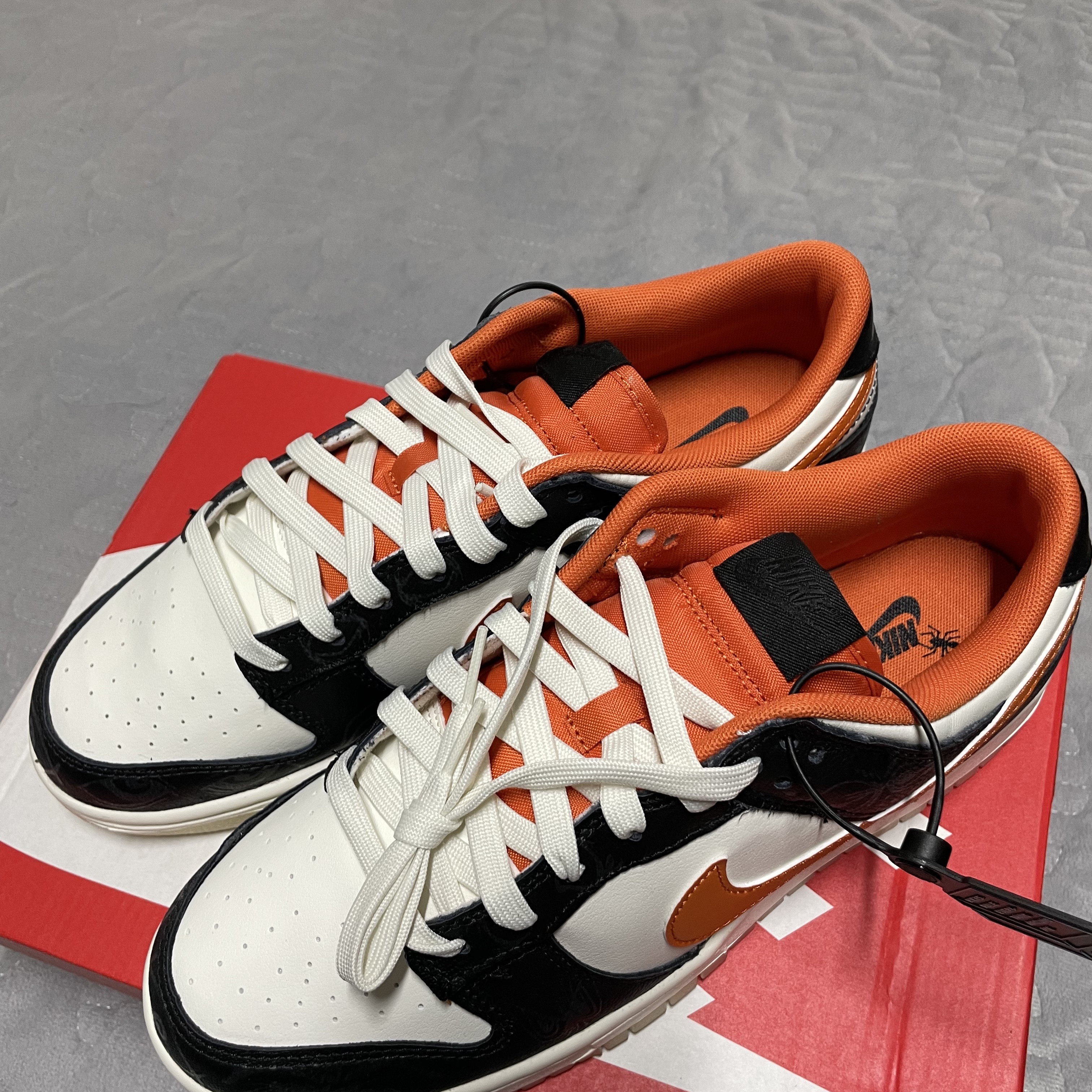 Nike Dunk Low Retro PRM Halloween 착용 스타일 - 1