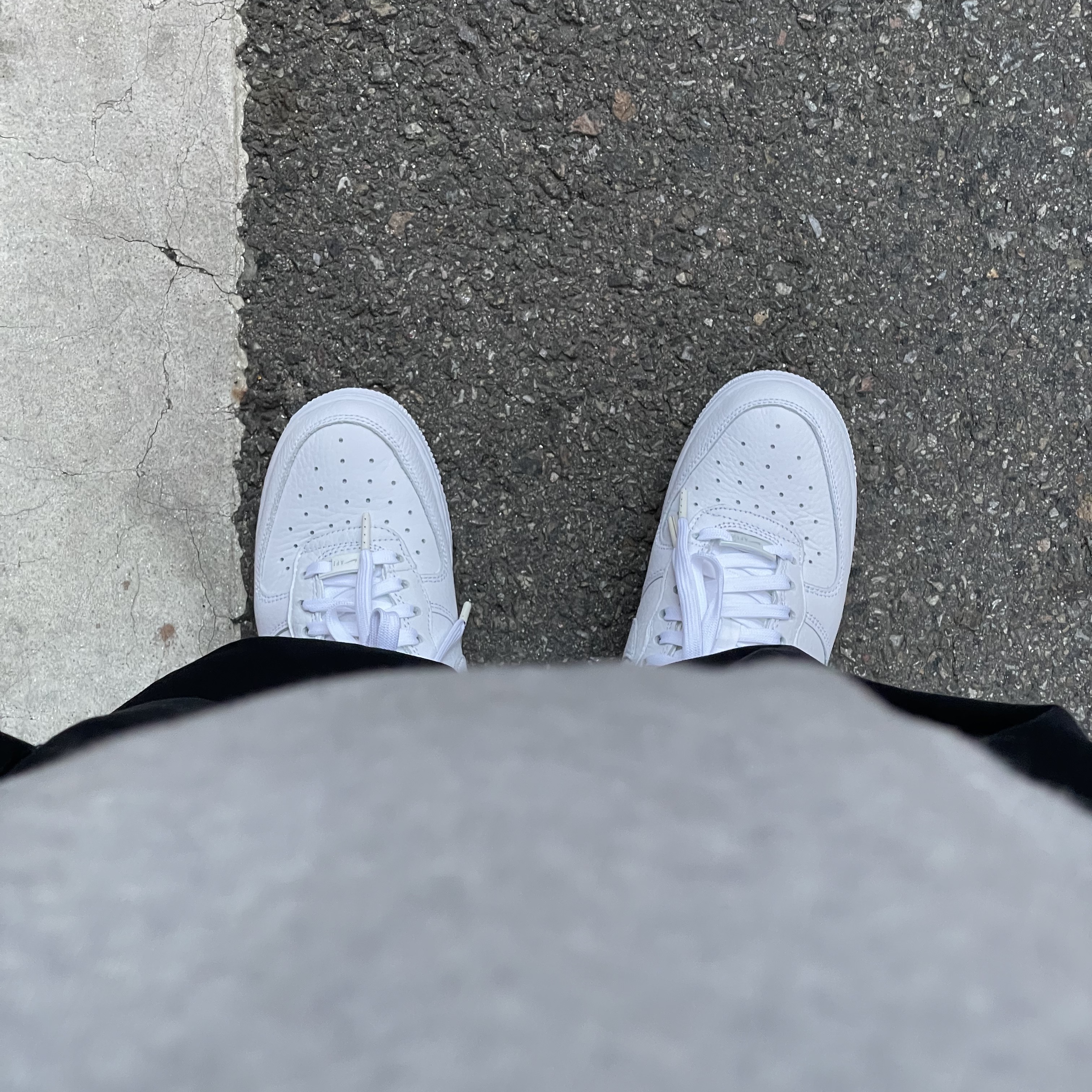 Nike Air Force 1 '07 Craft Vast Grey 착용 스타일 - 4