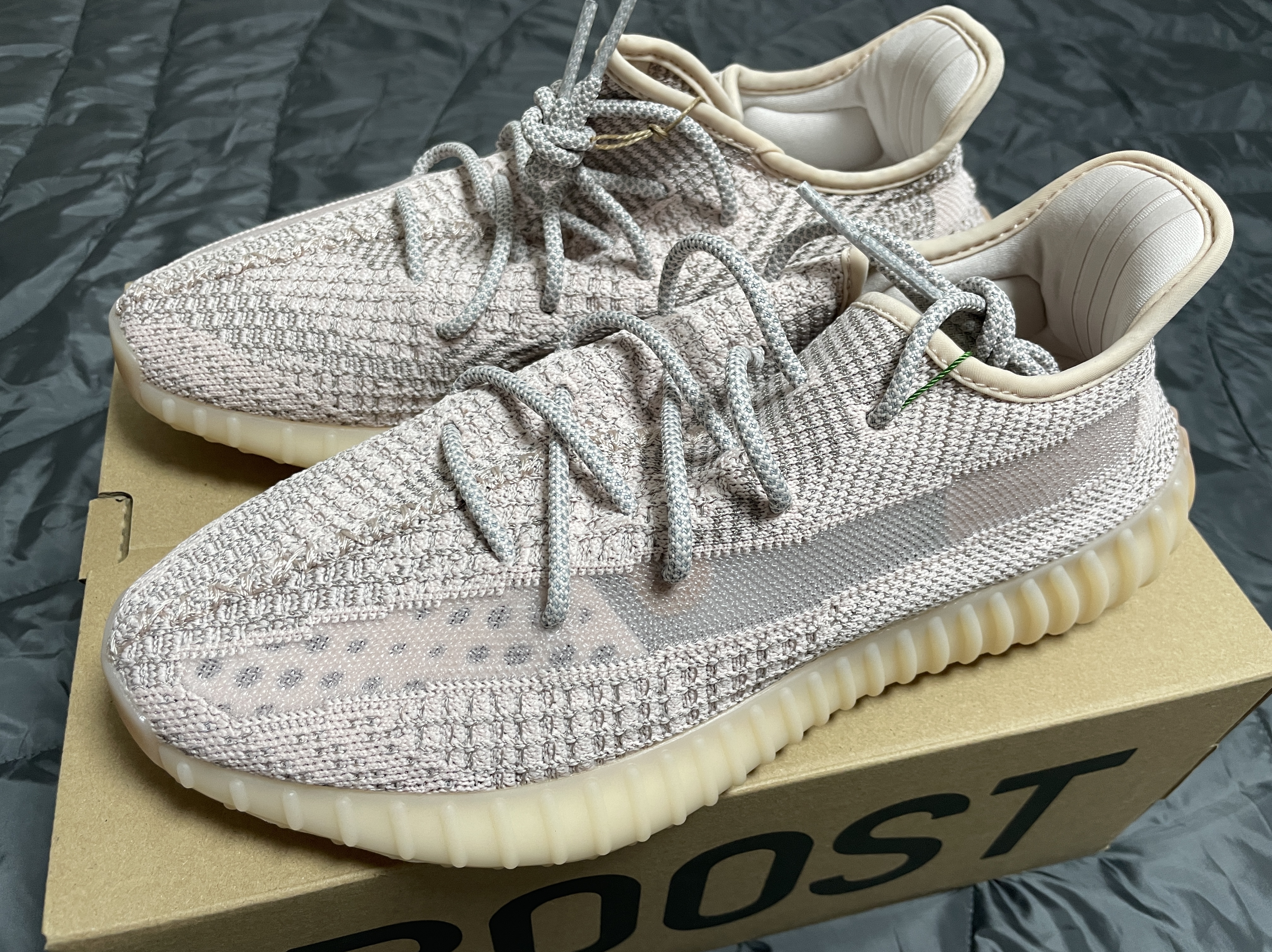 Adidas Yeezy Boost 350 V2 Synth - Reflective 착용 스타일 - 1