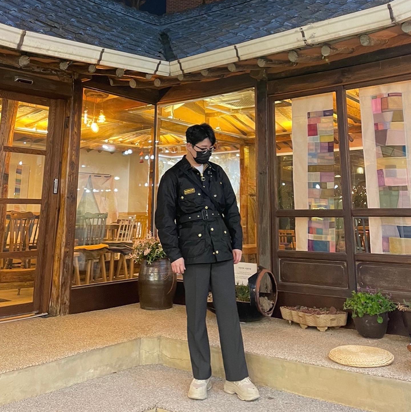 Barbour International Original Wax Jacket Black 착용 스타일