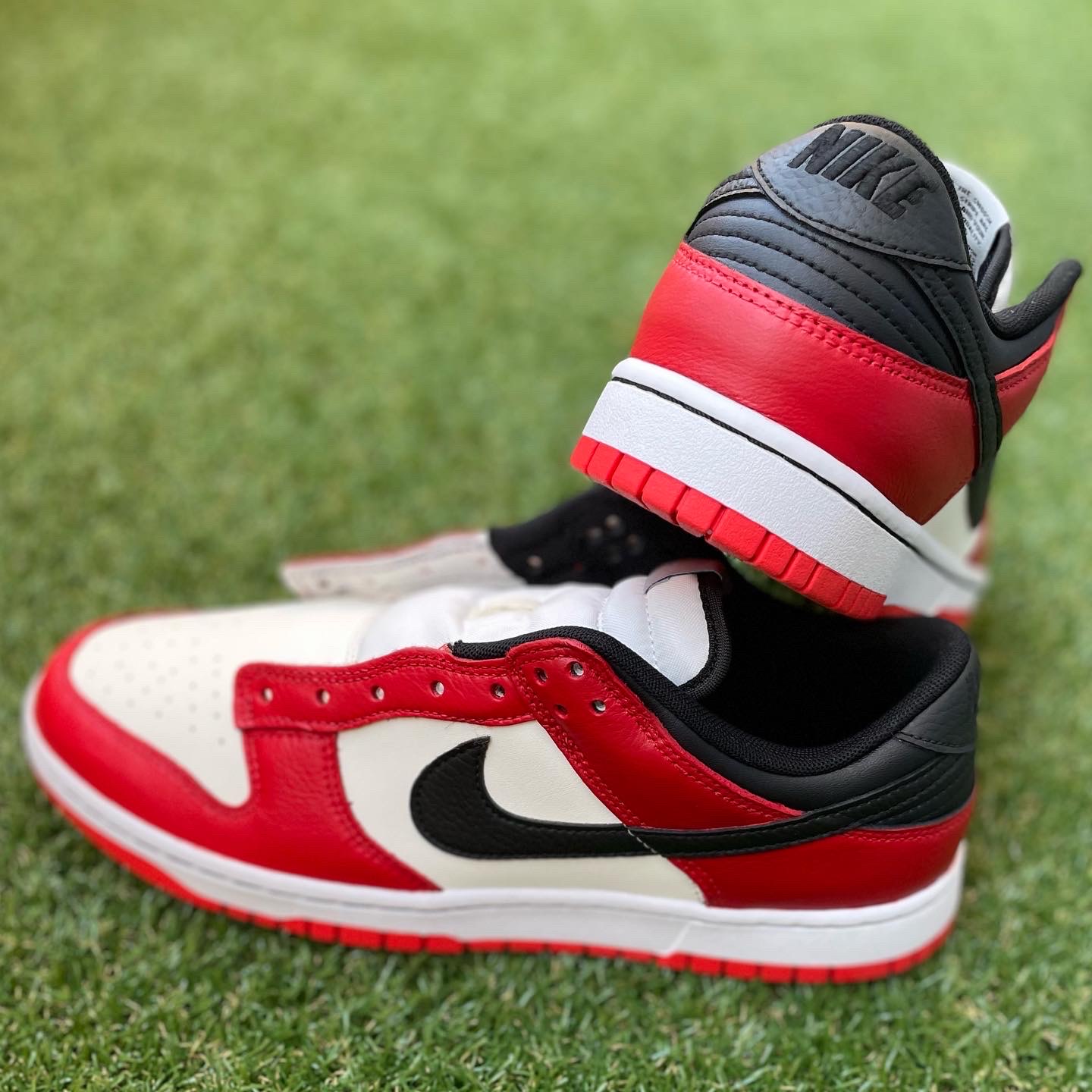 Nike x NBA Dunk Low Retro EMB Black and Chile Red, (GS) Nike x NBA Dunk Low Black and Chile Red 착용 스타일 - 2