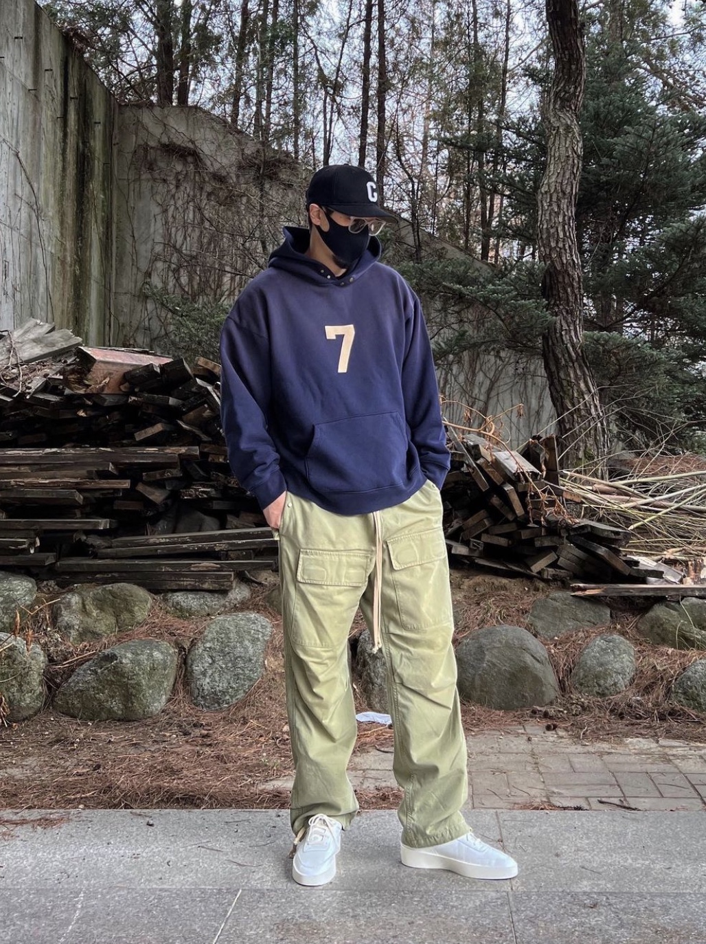 Fear of God 7 Hoodie Vintage Navy 착용 스타일