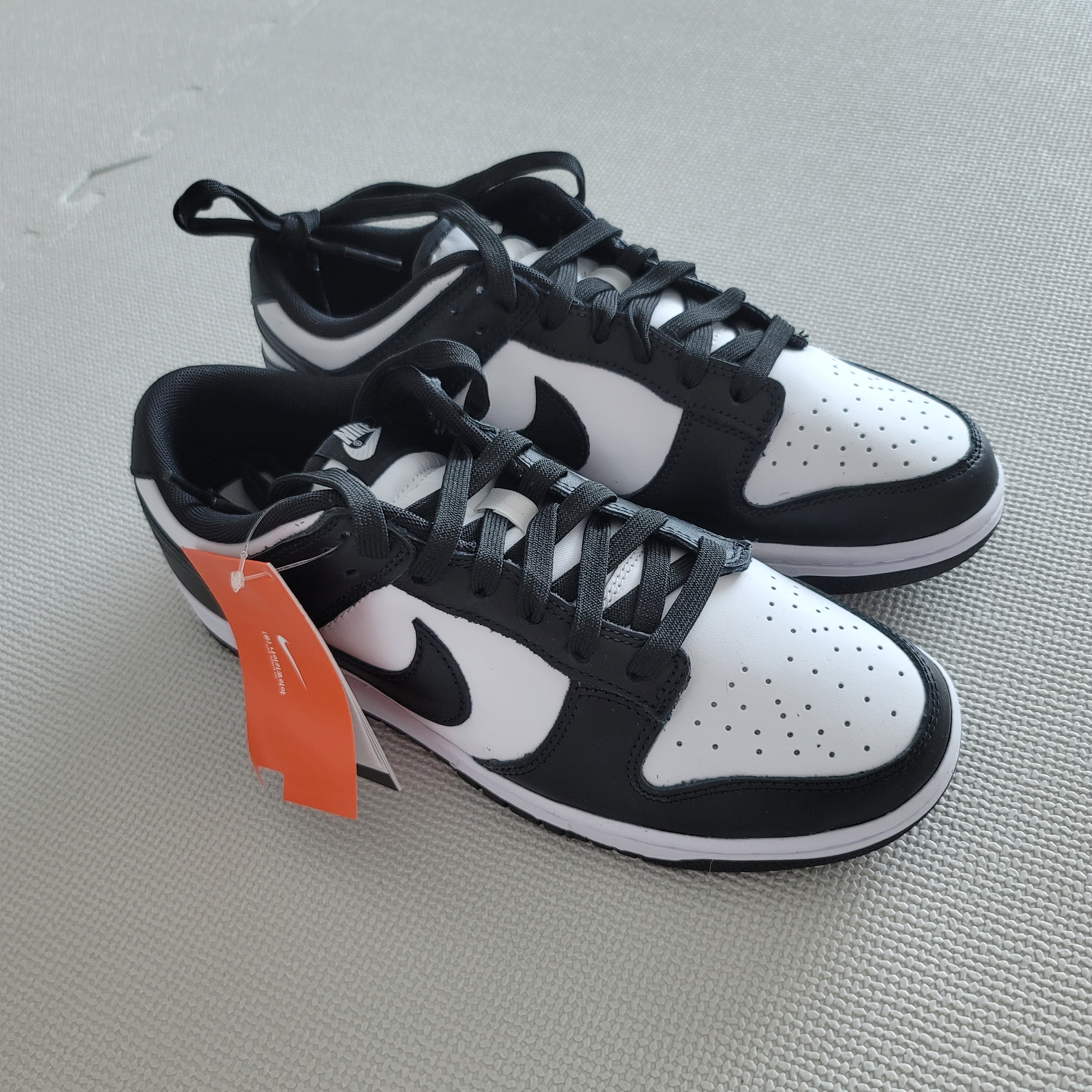 Nike Dunk Low Retro Black 착용 스타일