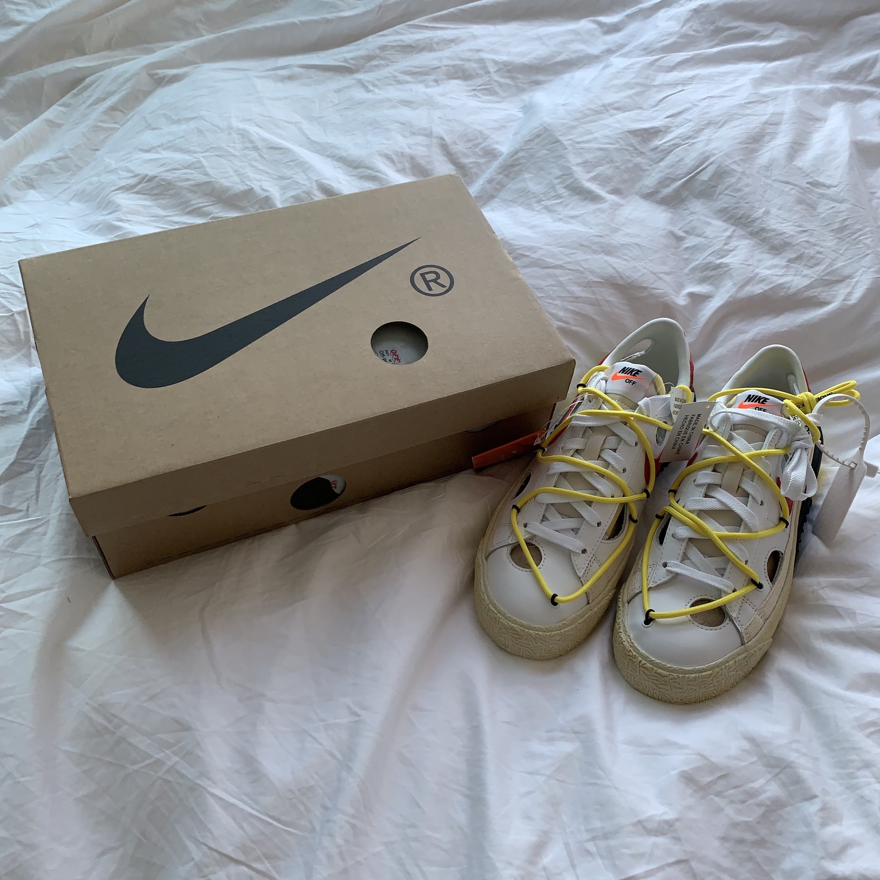 Nike x Off-White Blazer Low '77 White and University Red 착용 스타일 - 1