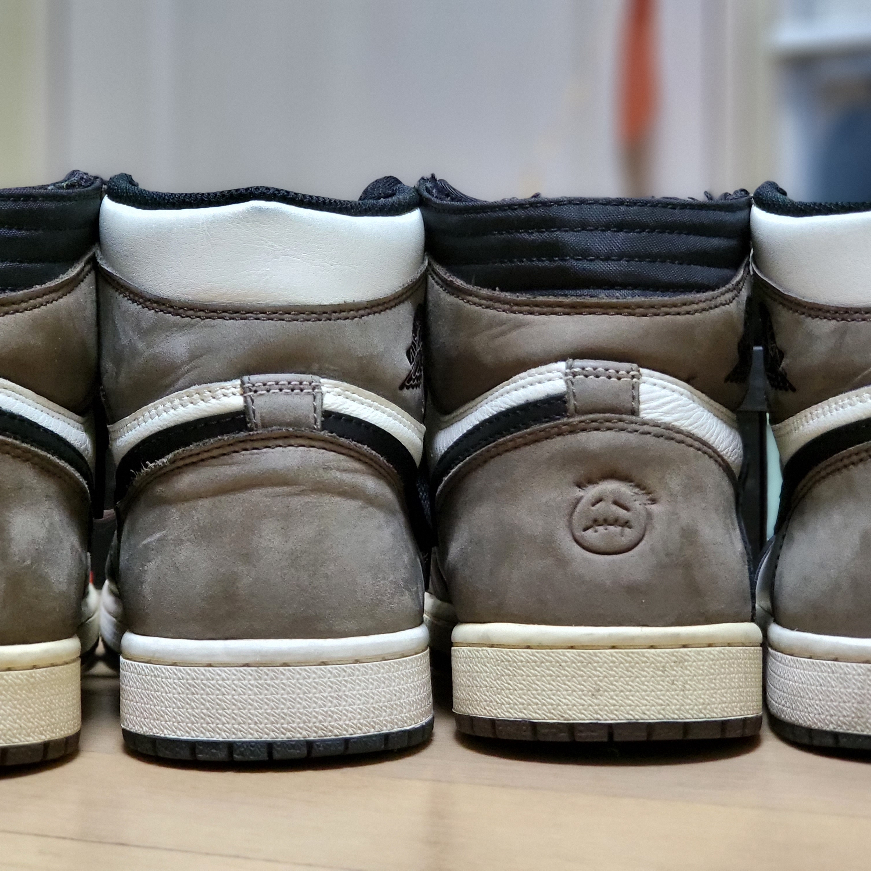 Jordan 1 x Travis Scott Retro High OG SP Mocha, Jordan 1 Retro High OG Black Mocha 착용 스타일 - 1