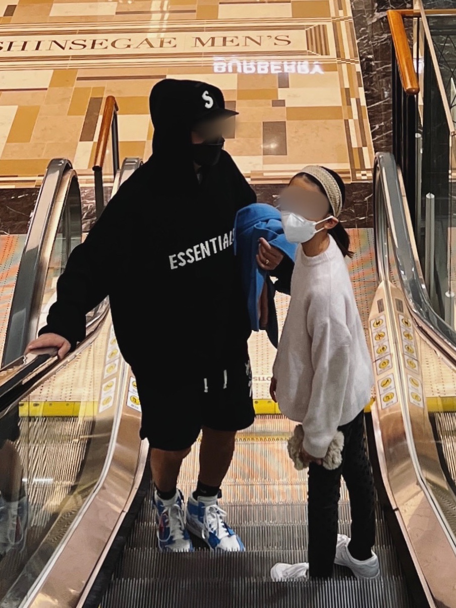 Jordan 1 x Off-White Retro High University Blue, Jordan x Travis Scott x Fragment Shorts Black (DJ0617-010) 착용 스타일 - 2