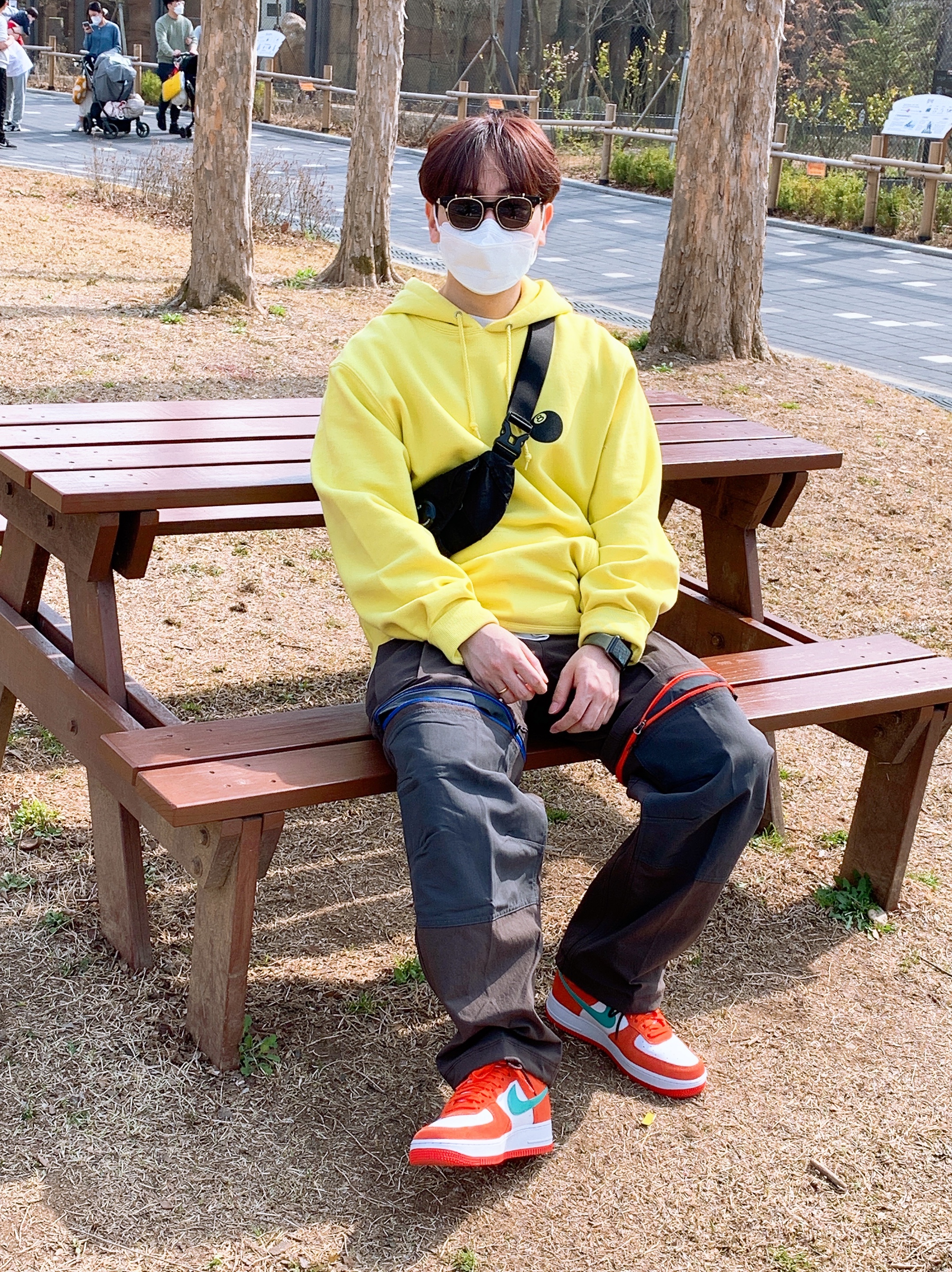 Nike Air Force 1 '07 LV8 Athletic Club Rush Orange Washed Teal 착용 스타일