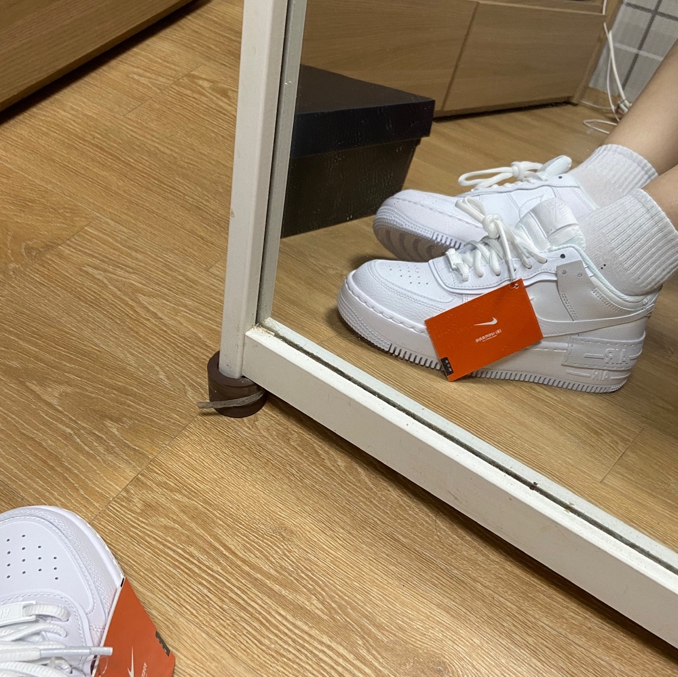 (W) Nike Air Force 1 Shadow Triple White 착용 스타일