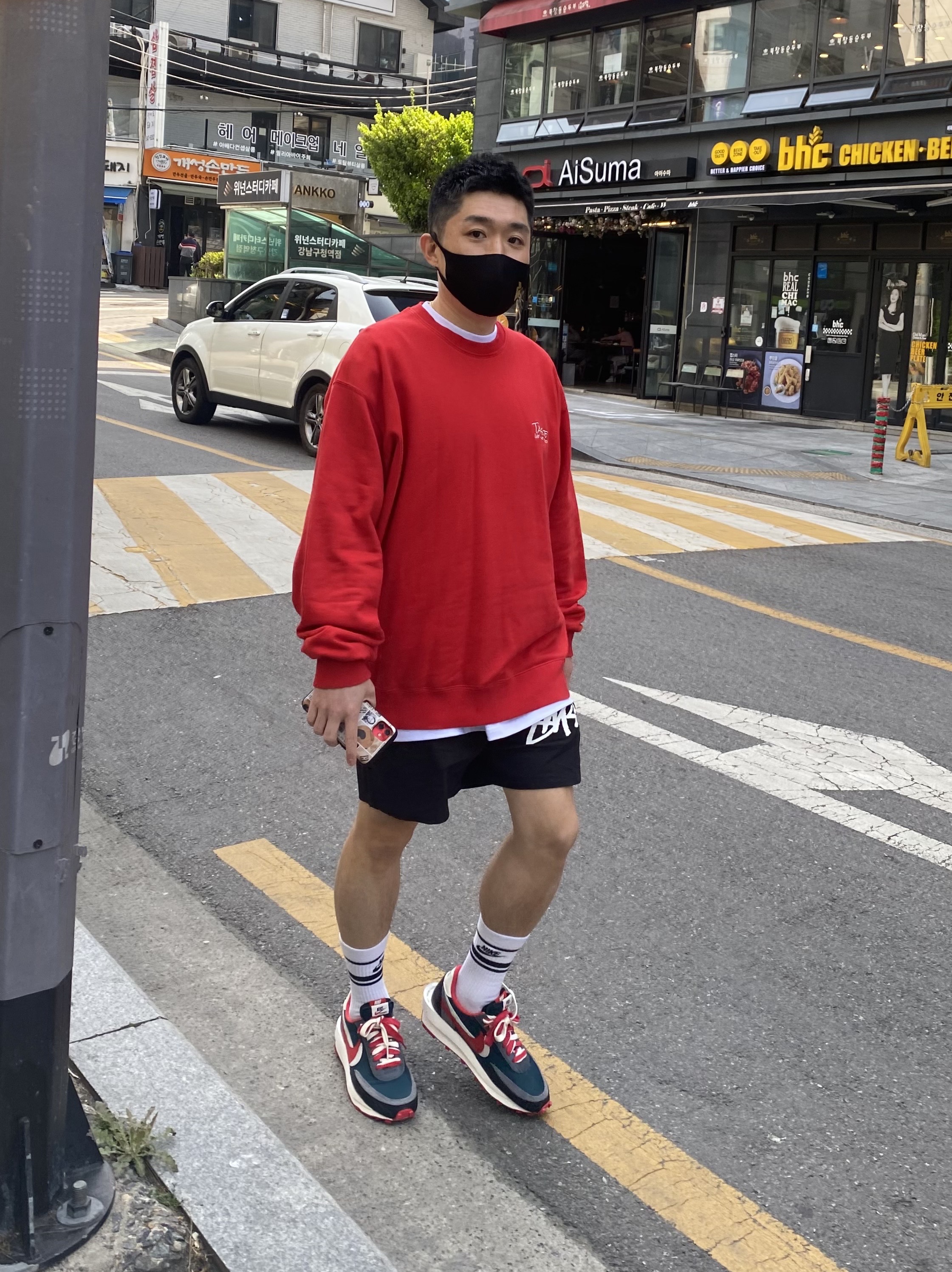 Nike x Sacai x Undercover LDWaffle Midnight Spruce University Red, Nike x Stussy Water Shorts Off Noir 착용 스타일