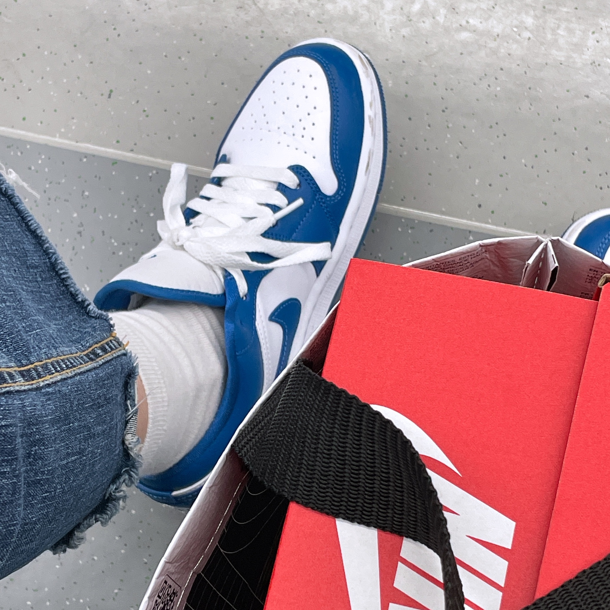 (W) Jordan 1 Low White Dark Marina Blue 착용 스타일 - 4