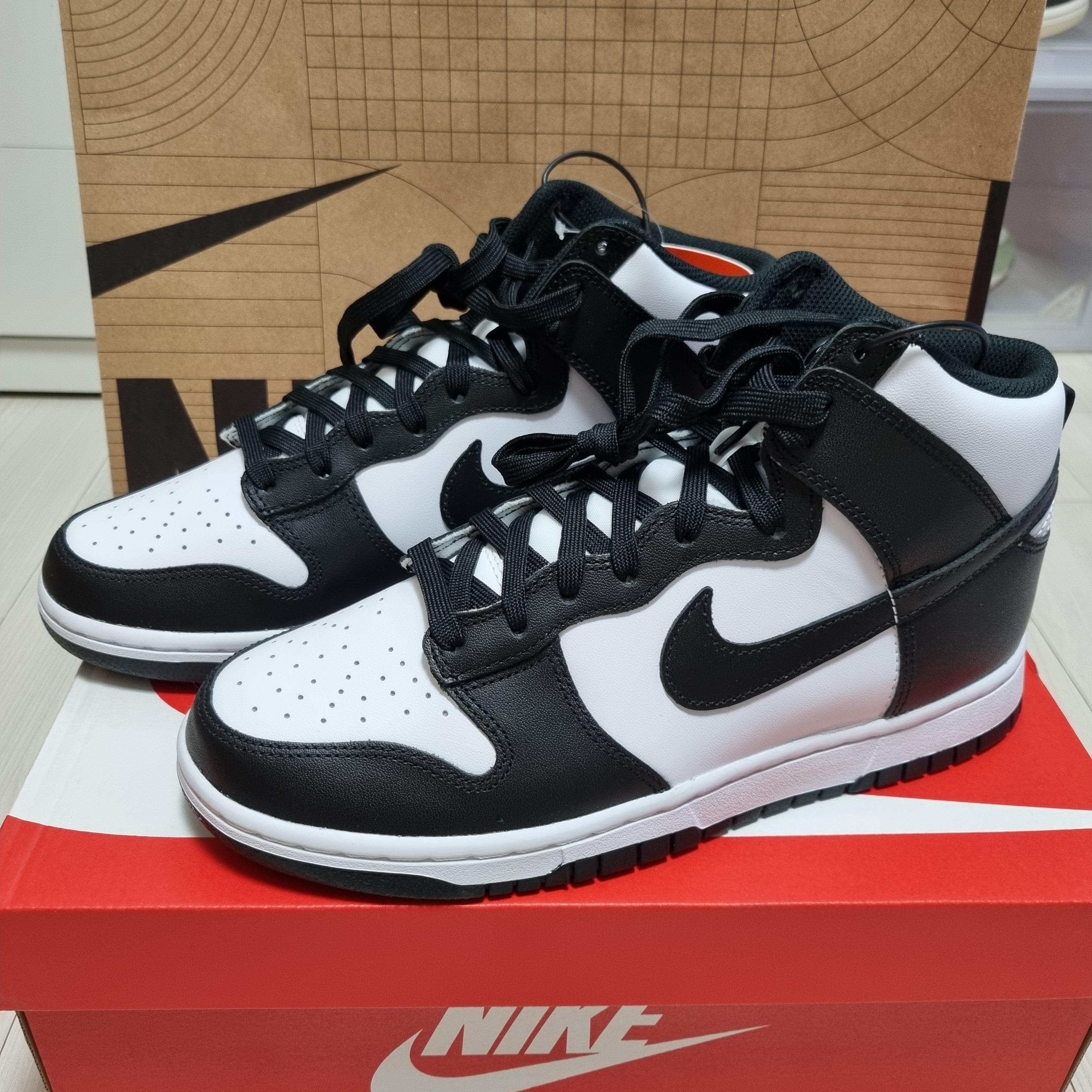 Nike Dunk High Retro Championship White 착용 스타일