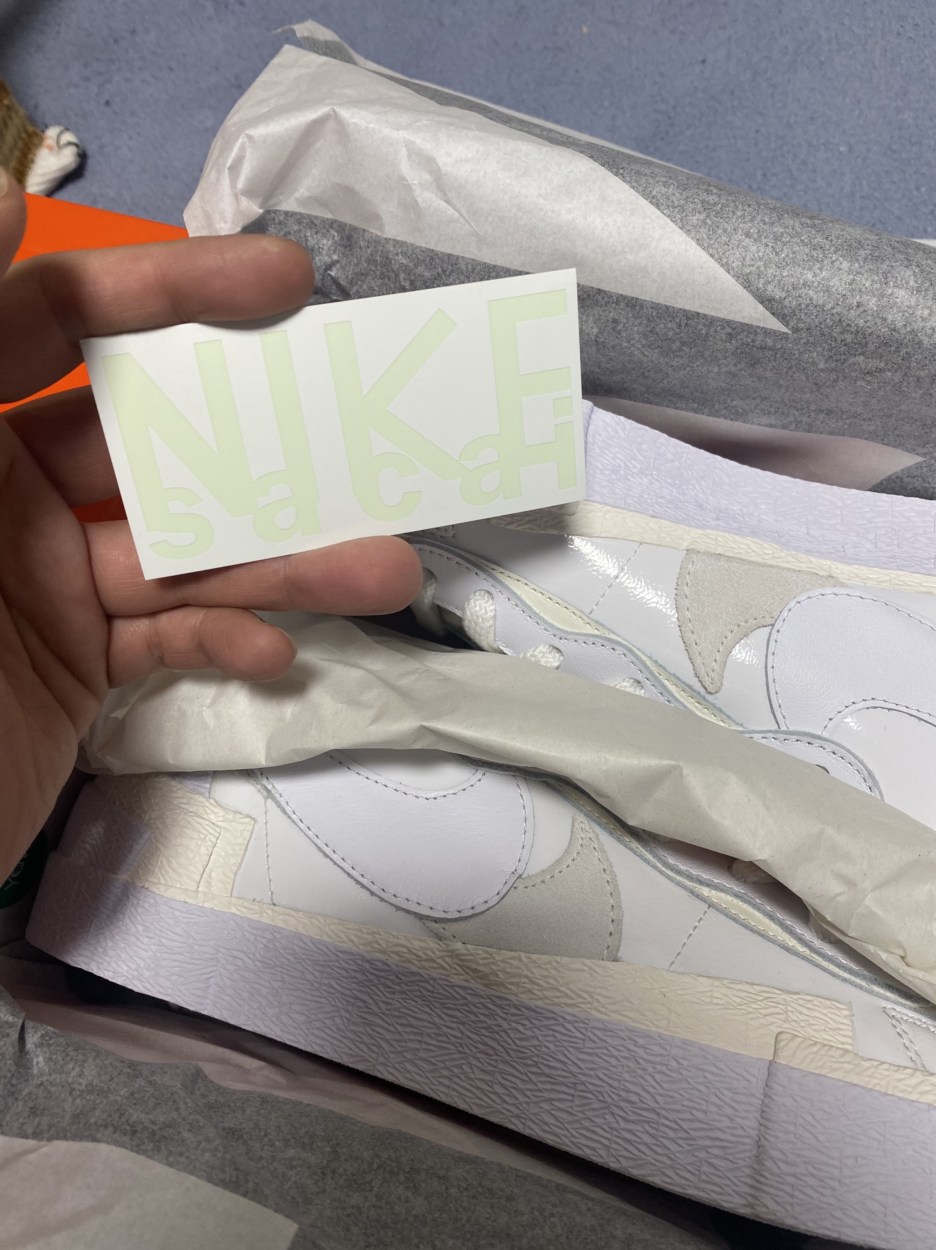 Autry Medalist Low Goatskin Sneakers Gray, Nike x Sacai Blazer Low White Patent Leather 착용 스타일 - 2