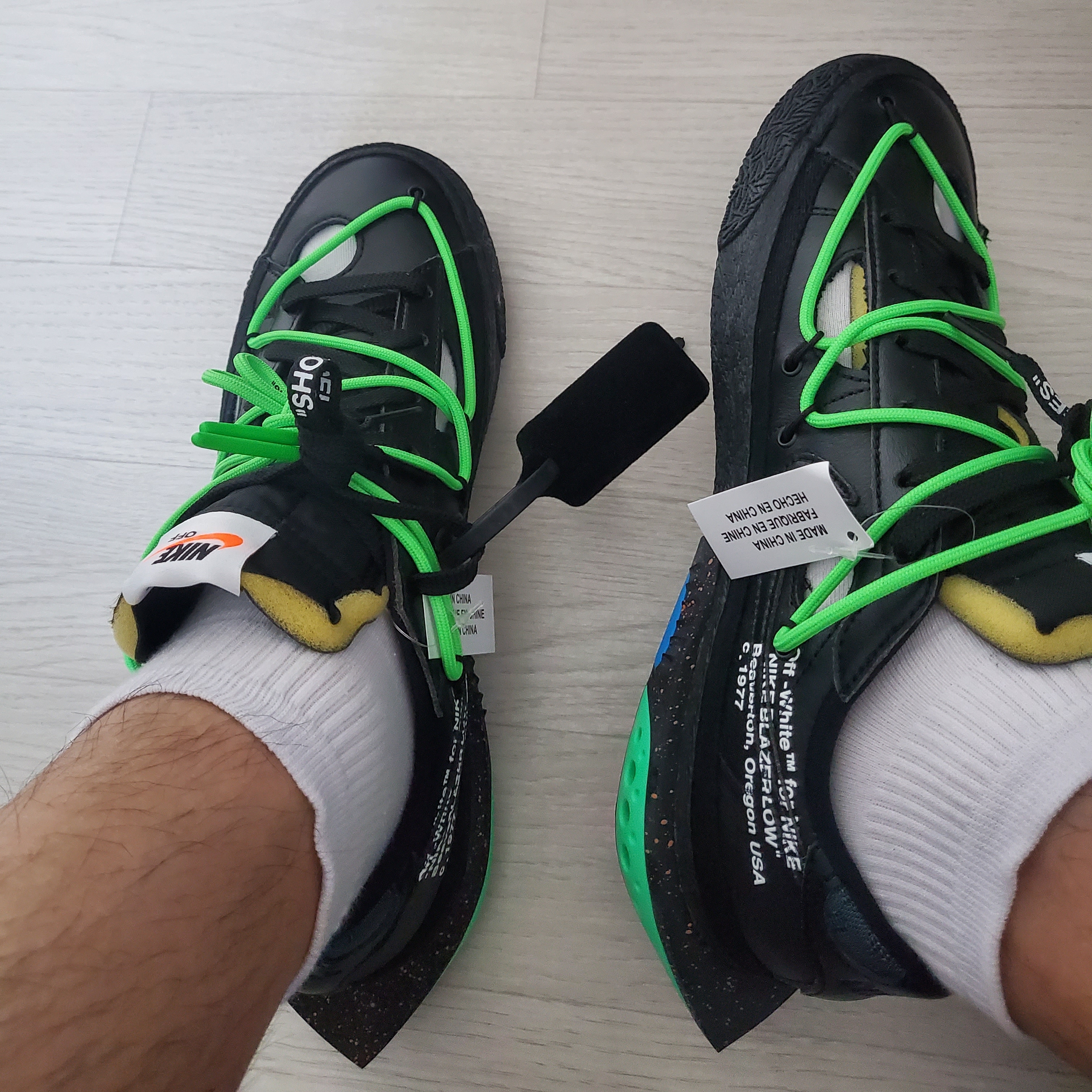 Nike x Off-White Blazer Low '77 Black and Electro Green 착용 스타일