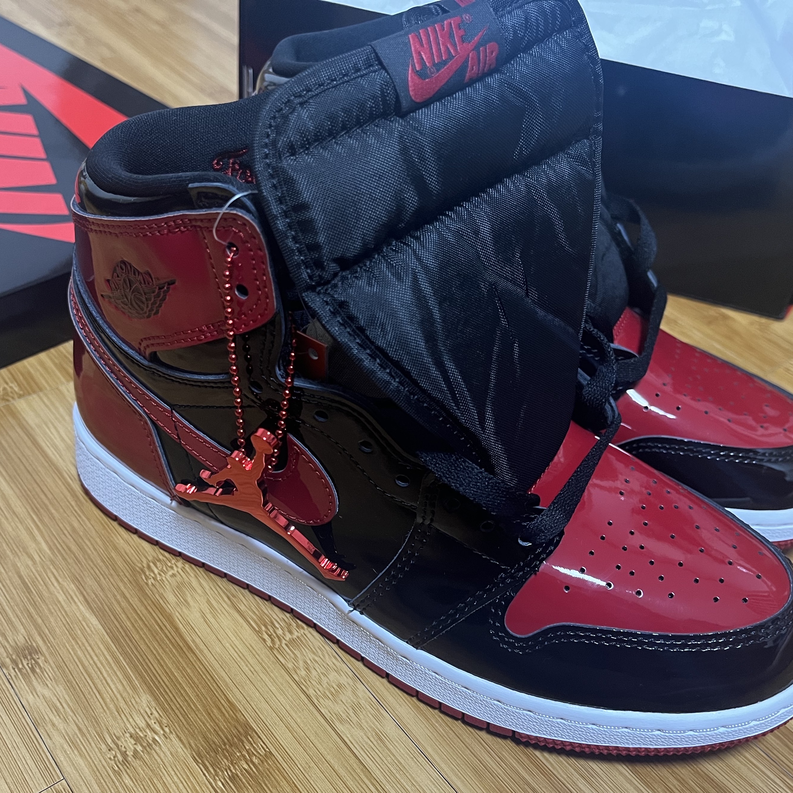 (GS) Jordan 1 Retro High OG Patent Bred 착용 스타일 - 3