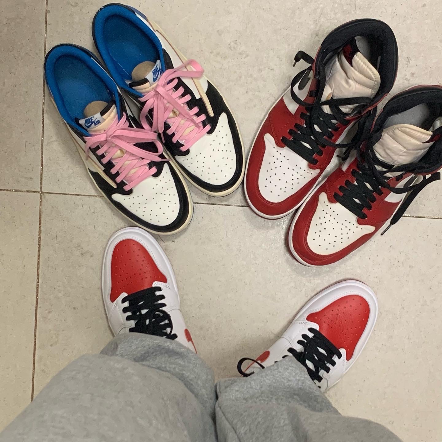 Jordan 1 Retro High OG Heritage, Jordan 1 x Travis Scott x Fragment Retro Low OG SP Military Blue 착용 스타일 - 3