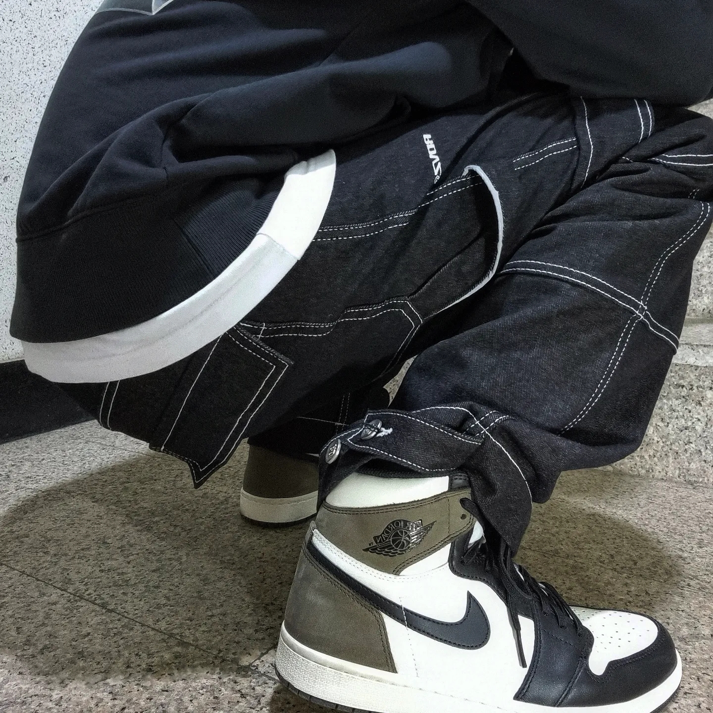 Jordan 1 Retro High OG Black Mocha, Palace Tri-Chrome Hood Black - 21SS 착용 스타일
