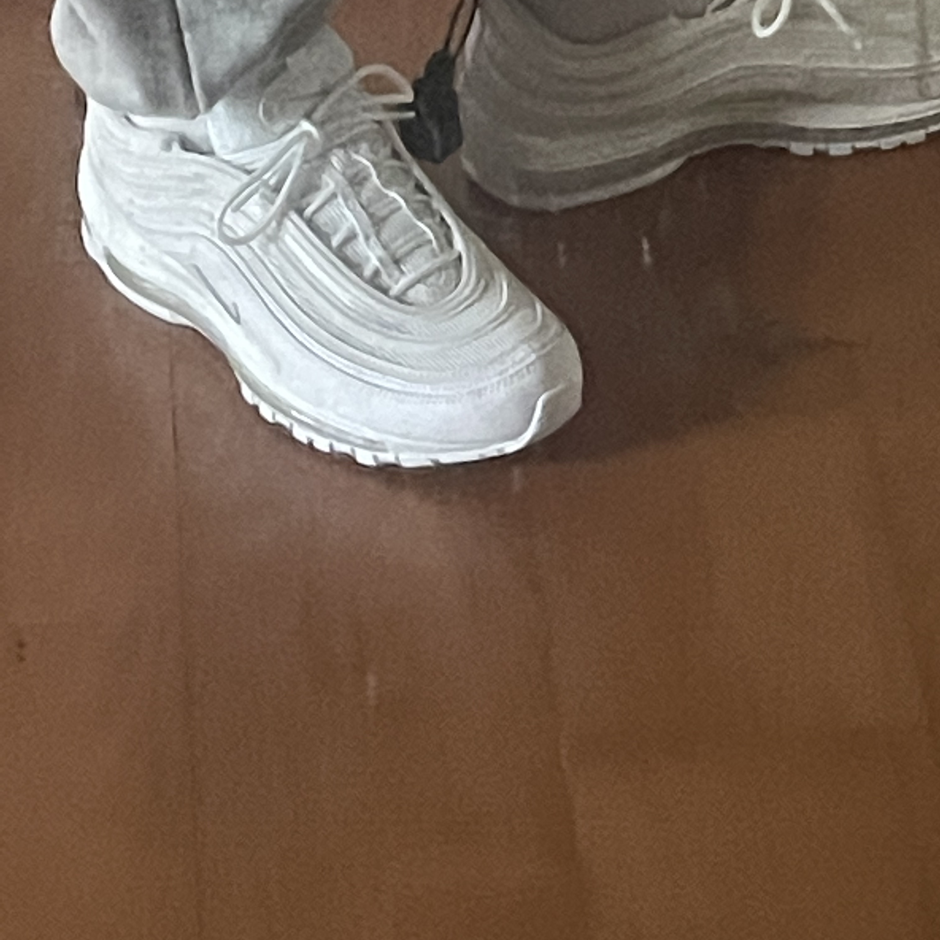 Nike Air Max 97 Triple White Wolf Grey 착용 스타일 - 3