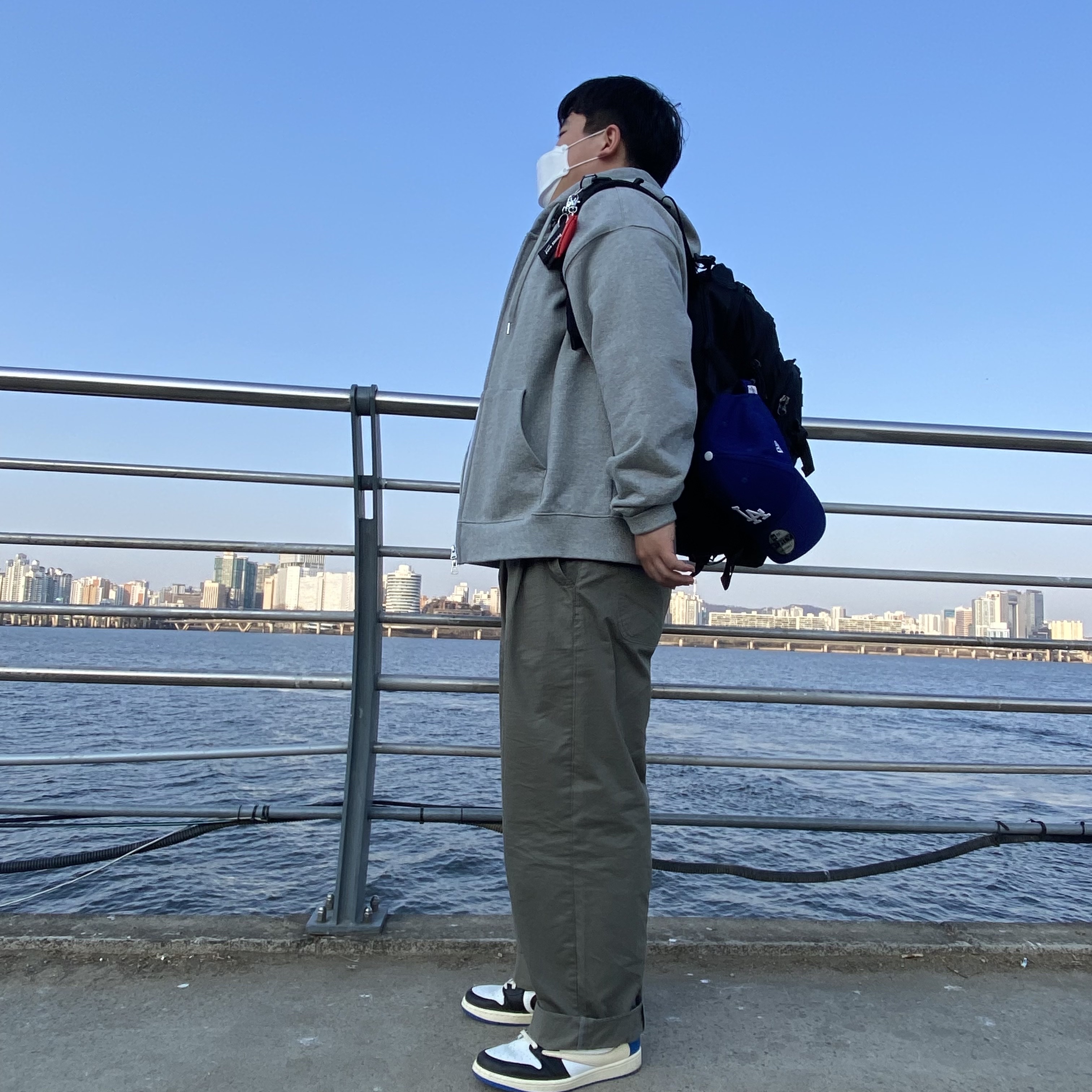 Jordan 1 x Travis Scott x Fragment Retro Low OG SP Military Blue 착용 스타일