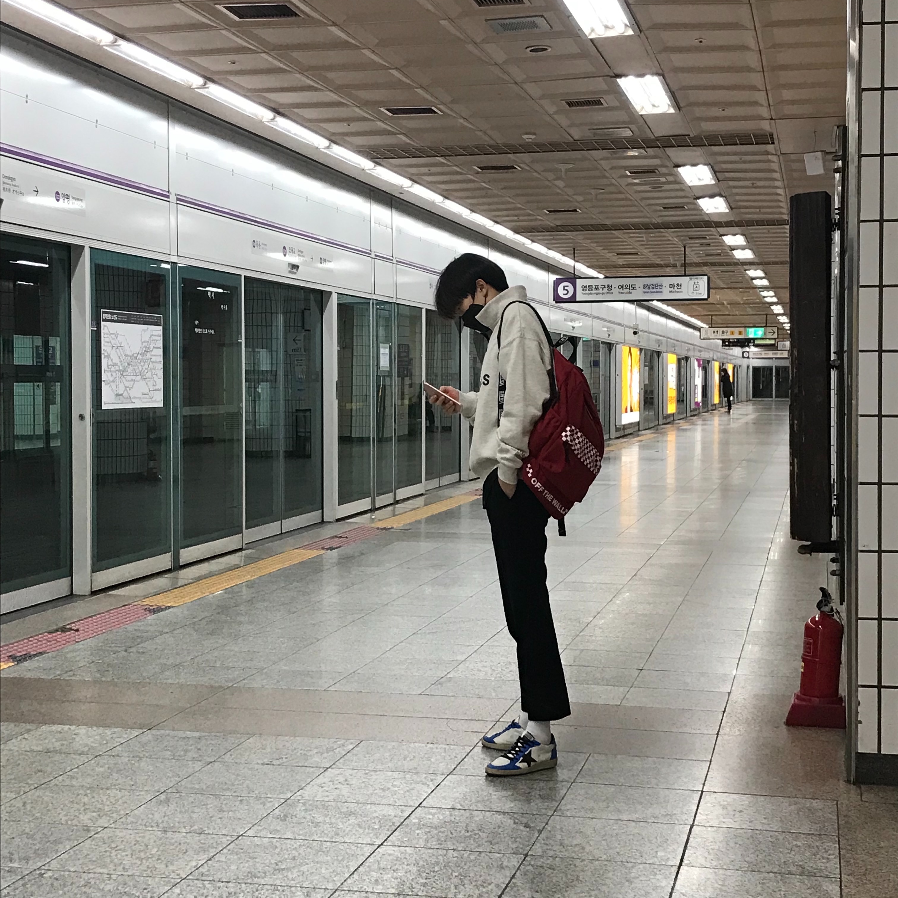 Golden Goose Superstar White Blue Heel Tab Sneakers, Essentials Half-Zip Pullover Oatmeal/Oatmeal Heather/Light Heather Oatmeal 2020 착용 스타일