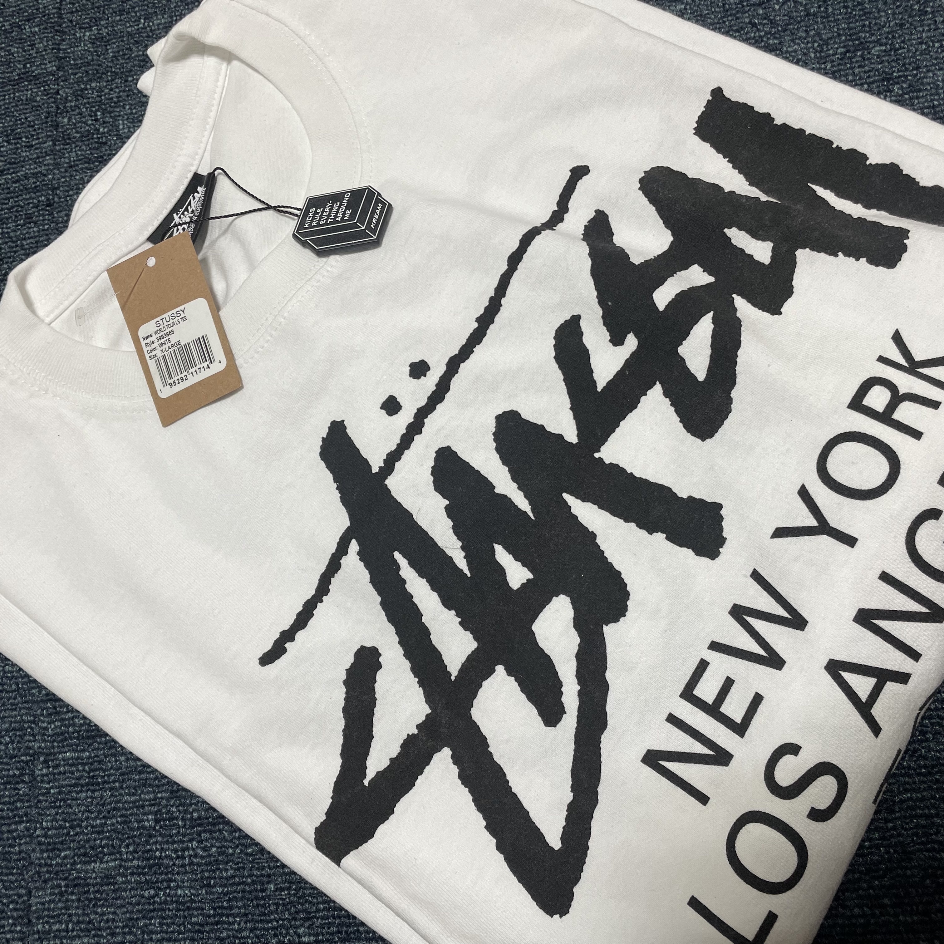 Stussy World Tour LS T-Shirt White 착용 스타일