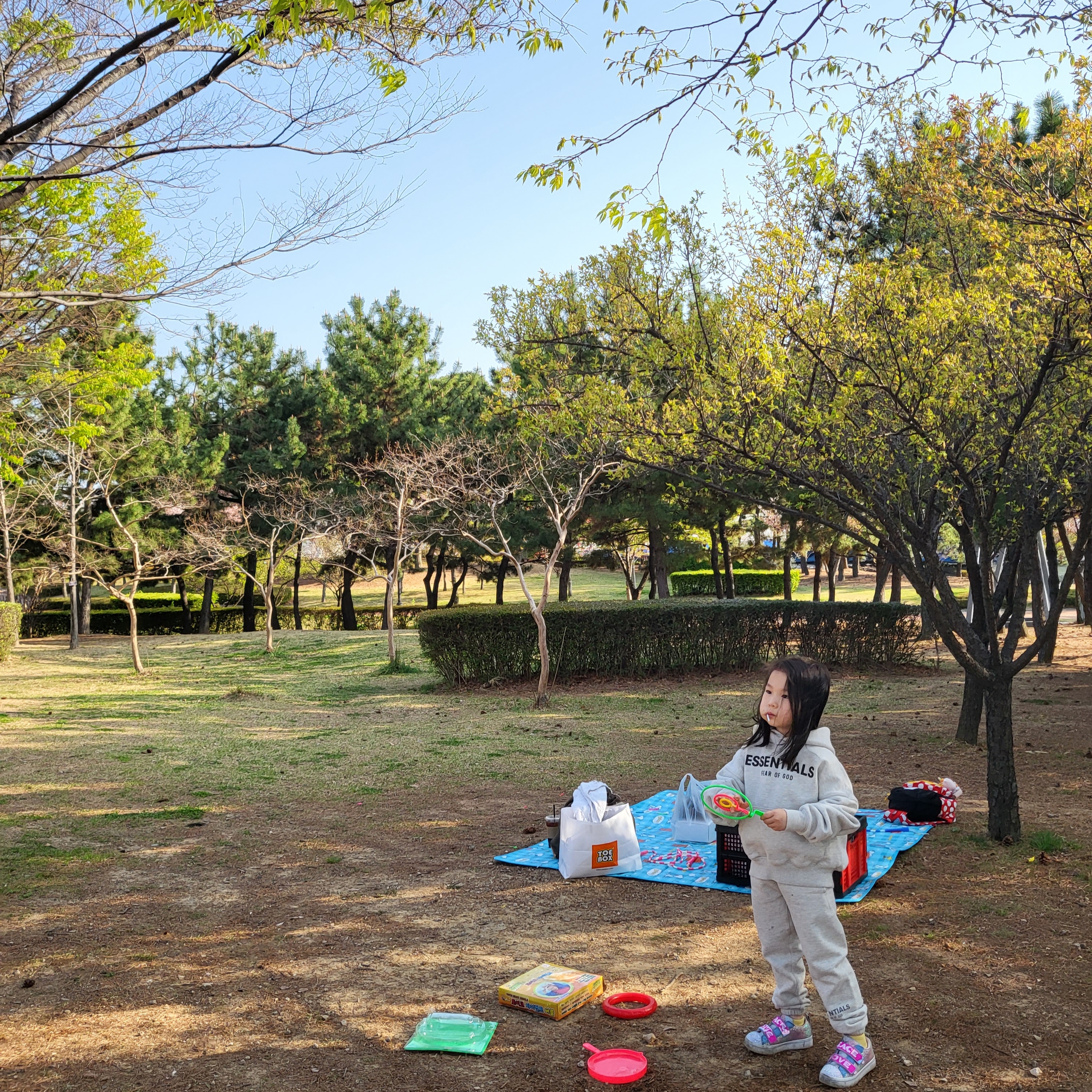 (Kids) Essentials Pull-Over Hoodie Oatmeal - 21SS, (Kids) Essentials Sweatpants Oatmeal - 21SS 착용 스타일 - 2