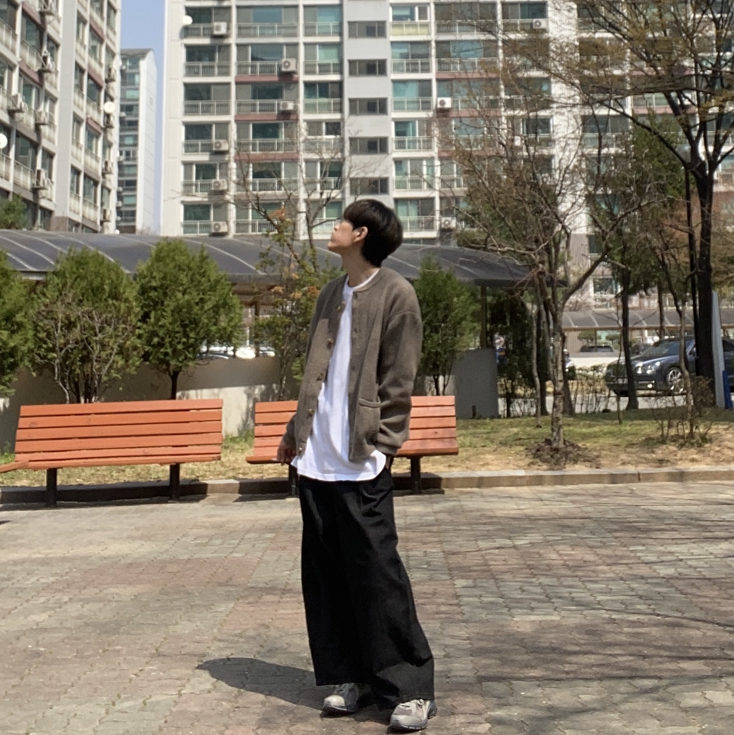 New Balance 2002R Gray 착용 스타일