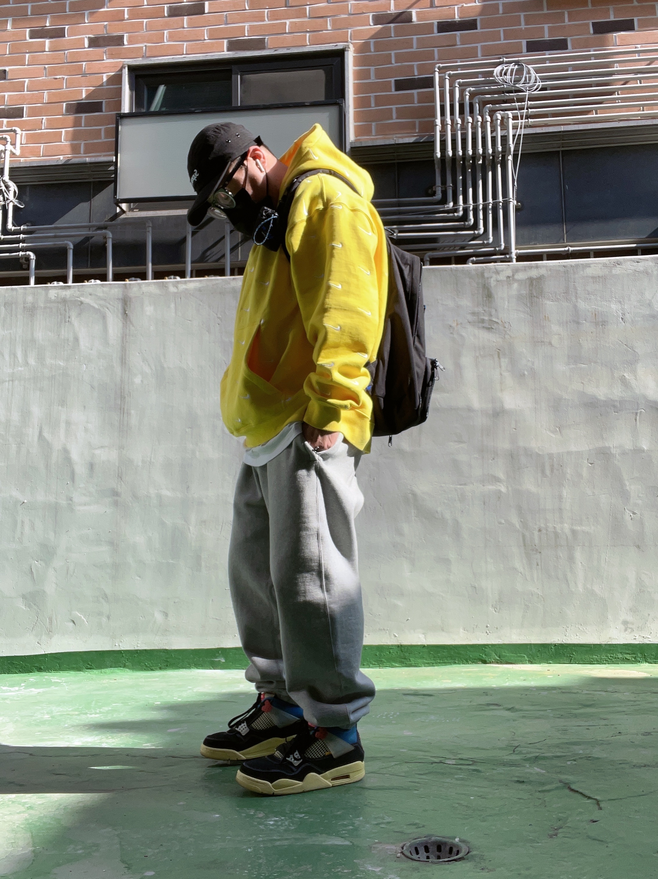 Supreme Washed Chino Twill Camp Cap Black, Nike NRG Swoosh Logo Hoodie Chrome Yellow 착용 스타일