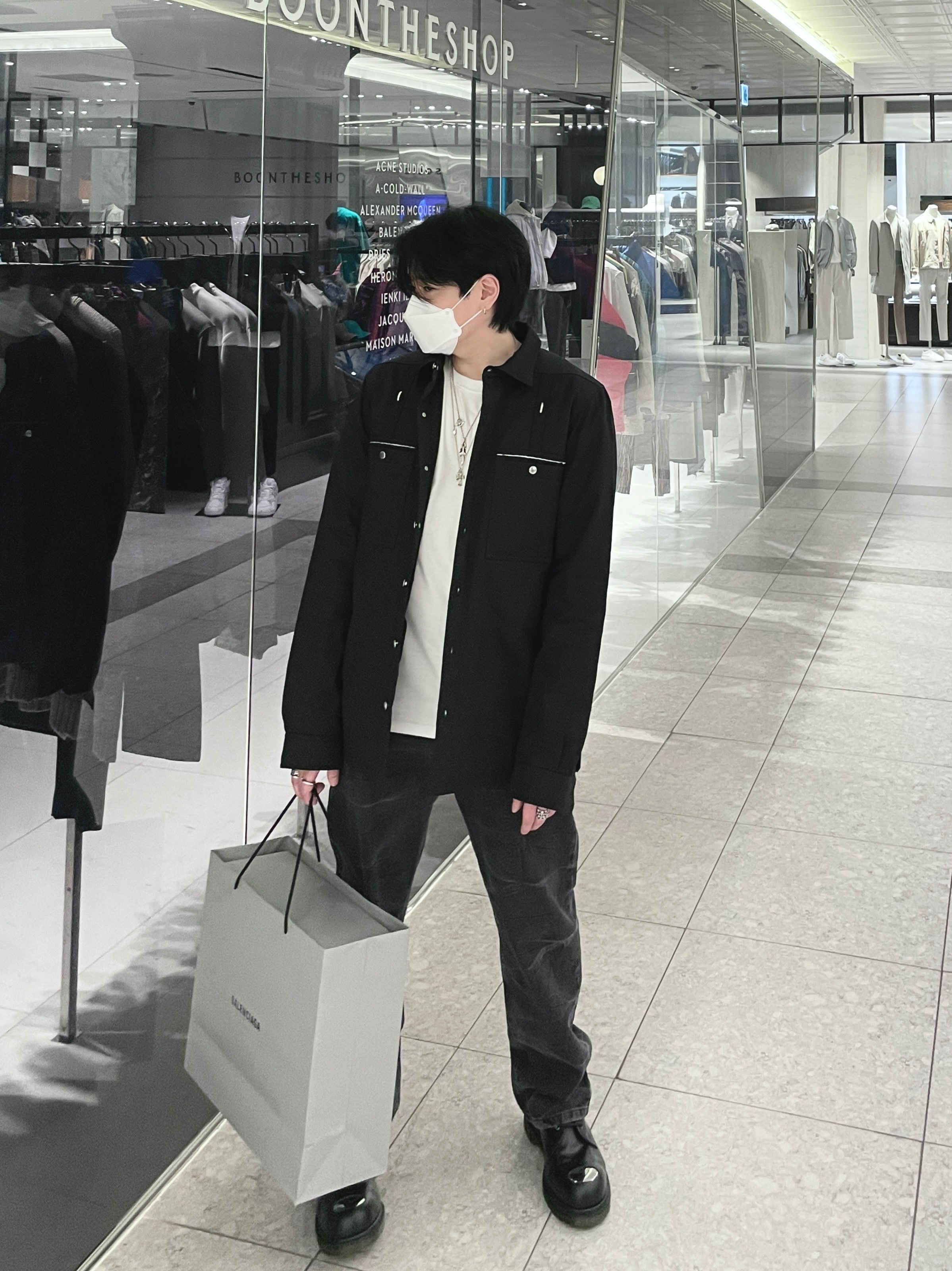 Balenciaga Defender Sneakers Beige 착용 스타일 - 1