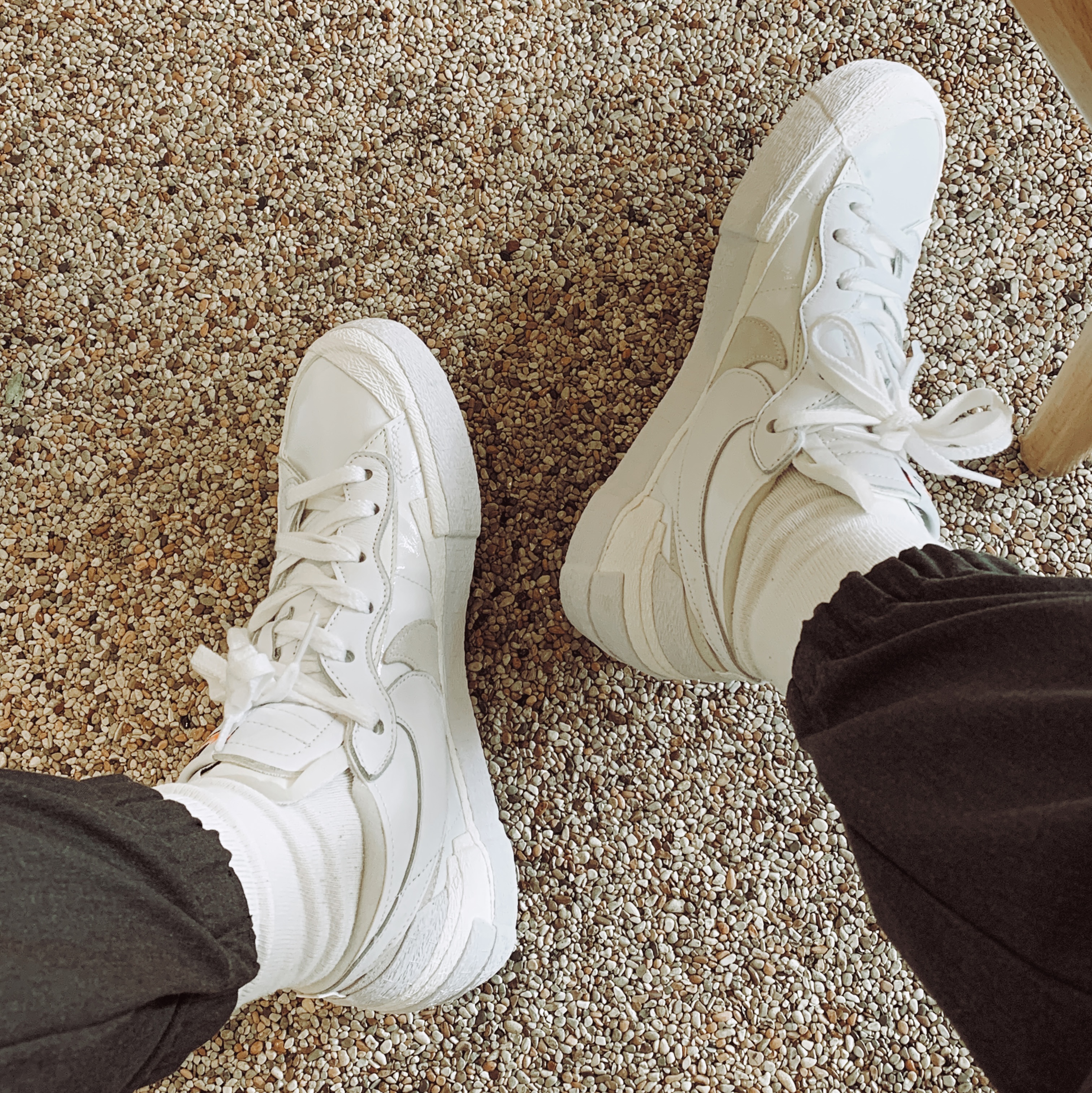 Nike x Sacai Blazer Low White Patent Leather 착용 스타일