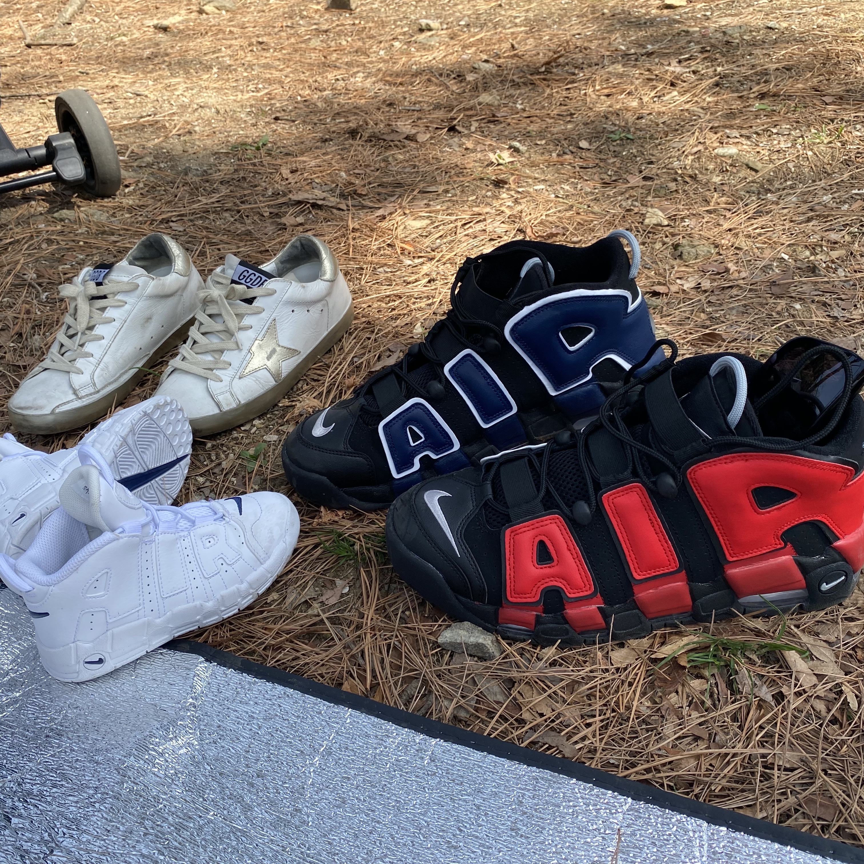 Nike Air More Uptempo 96 Black University Red, (GS) Nike Air More Uptempo White Midnight Navy 착용 스타일