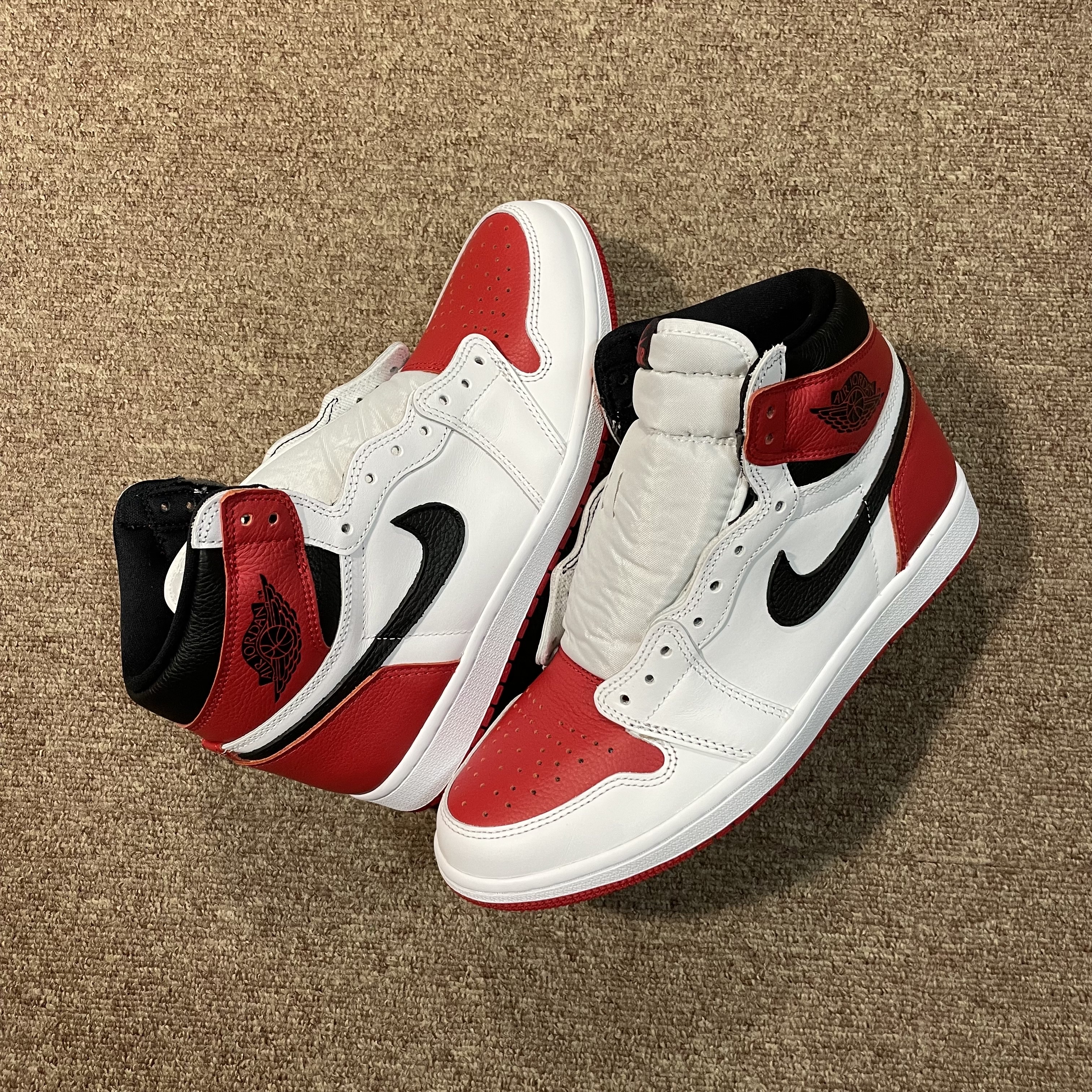 Jordan 1 Retro High OG Heritage, (GS) Jordan 1 Retro High OG Heritage 착용 스타일