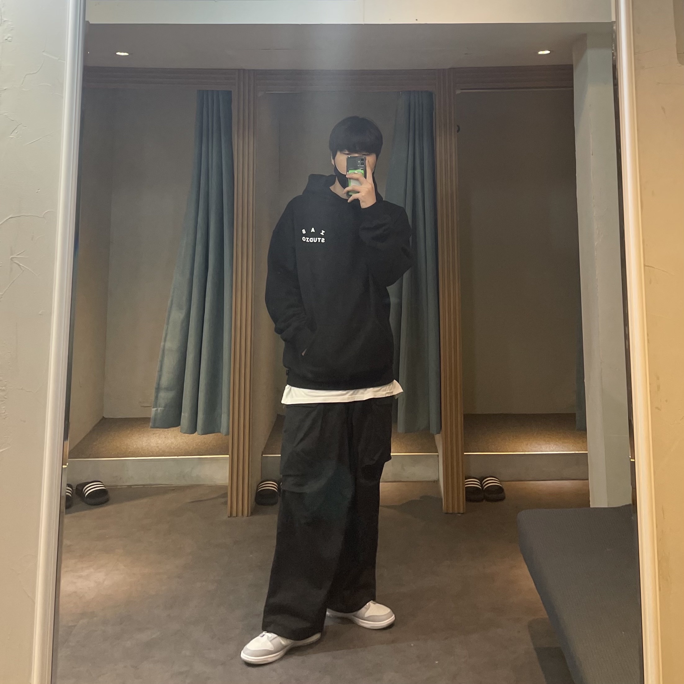 IAB Studio Hoodie Black White, Nike Dunk Low Retro Wolf Grey 착용 스타일