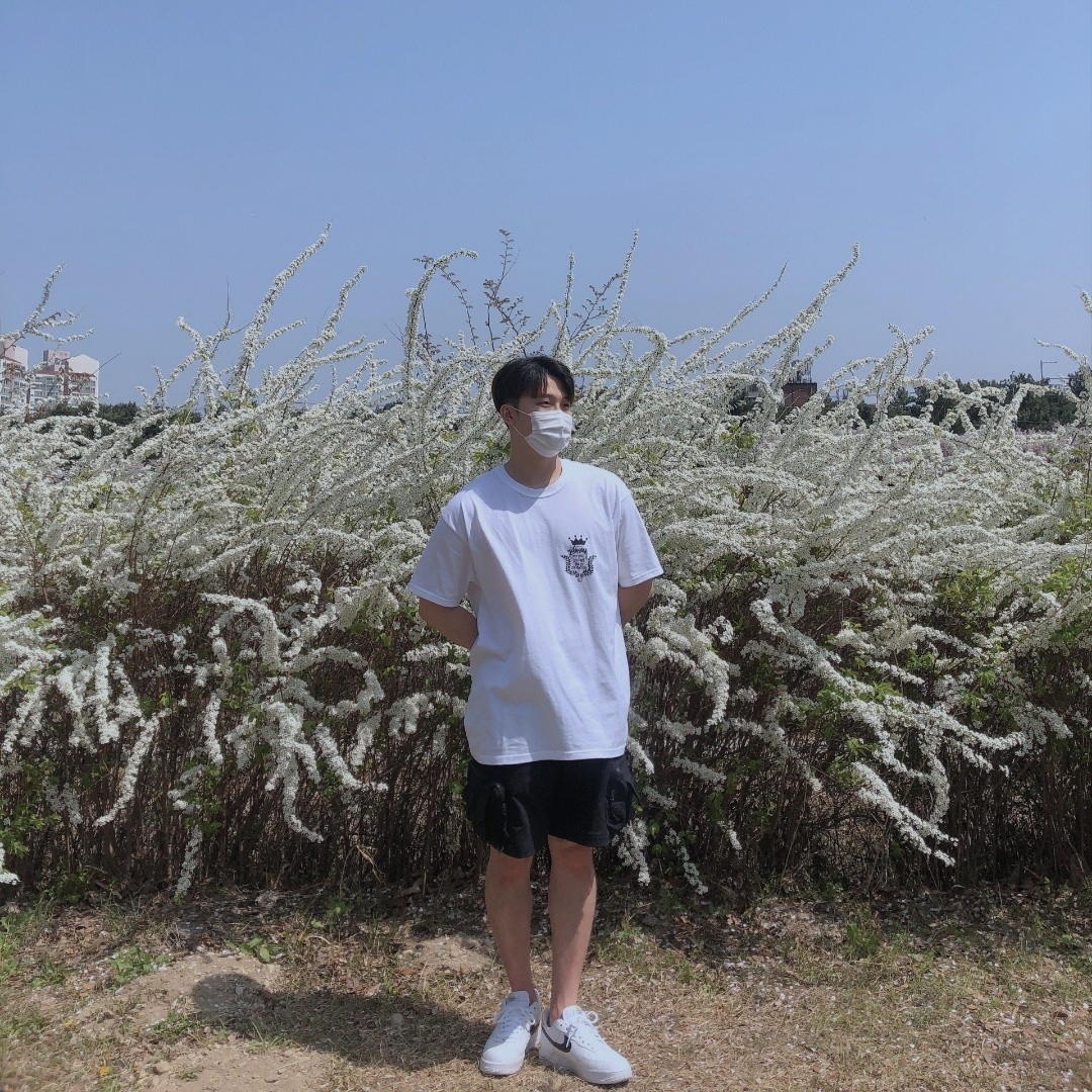 Nike Air Force 1 '07 LV8 2 Have a Nike Day, Nike ACG Cargo Shorts Black - Asia 착용 스타일