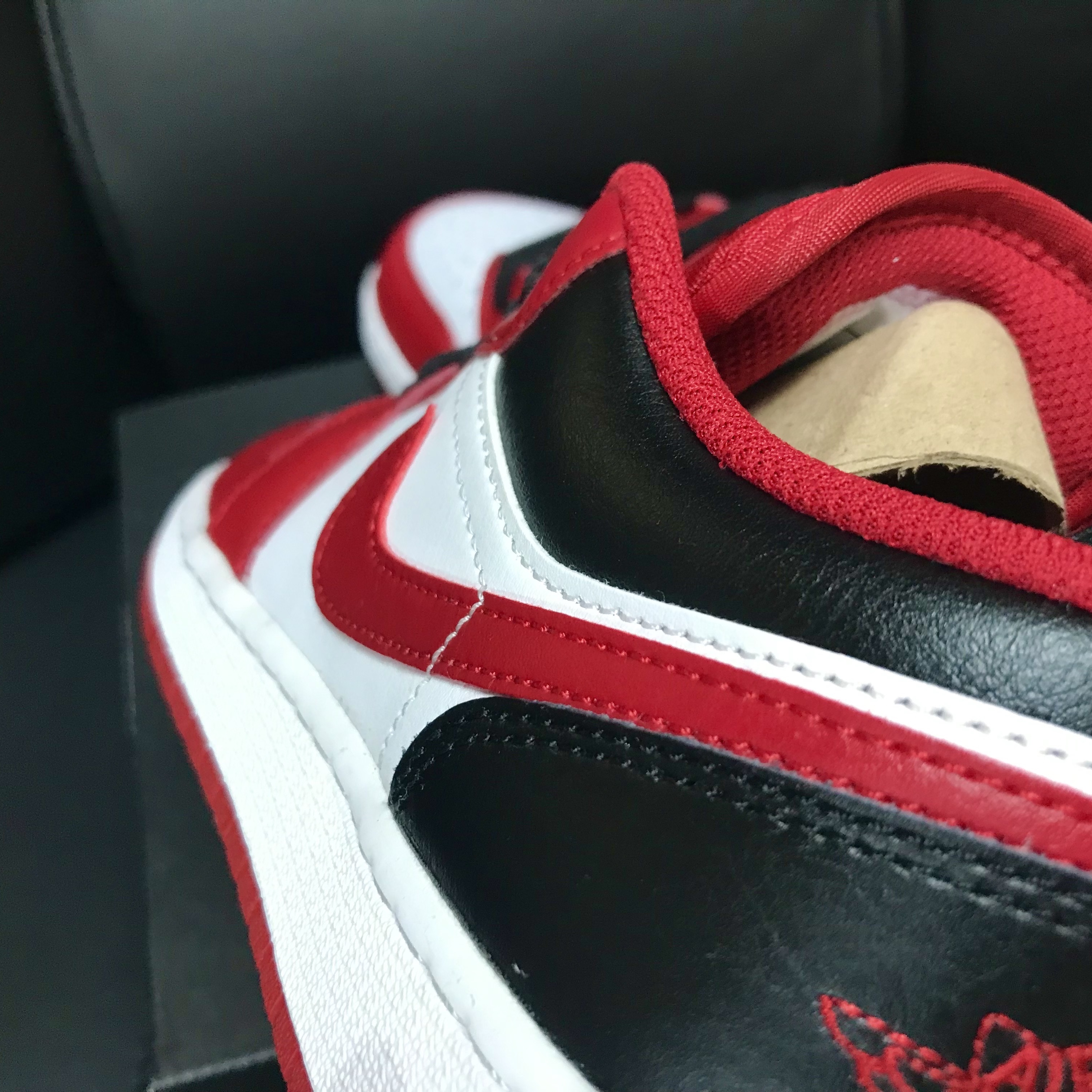 (GS) Jordan 1 Low White Gym Red Black 착용 스타일 - 5